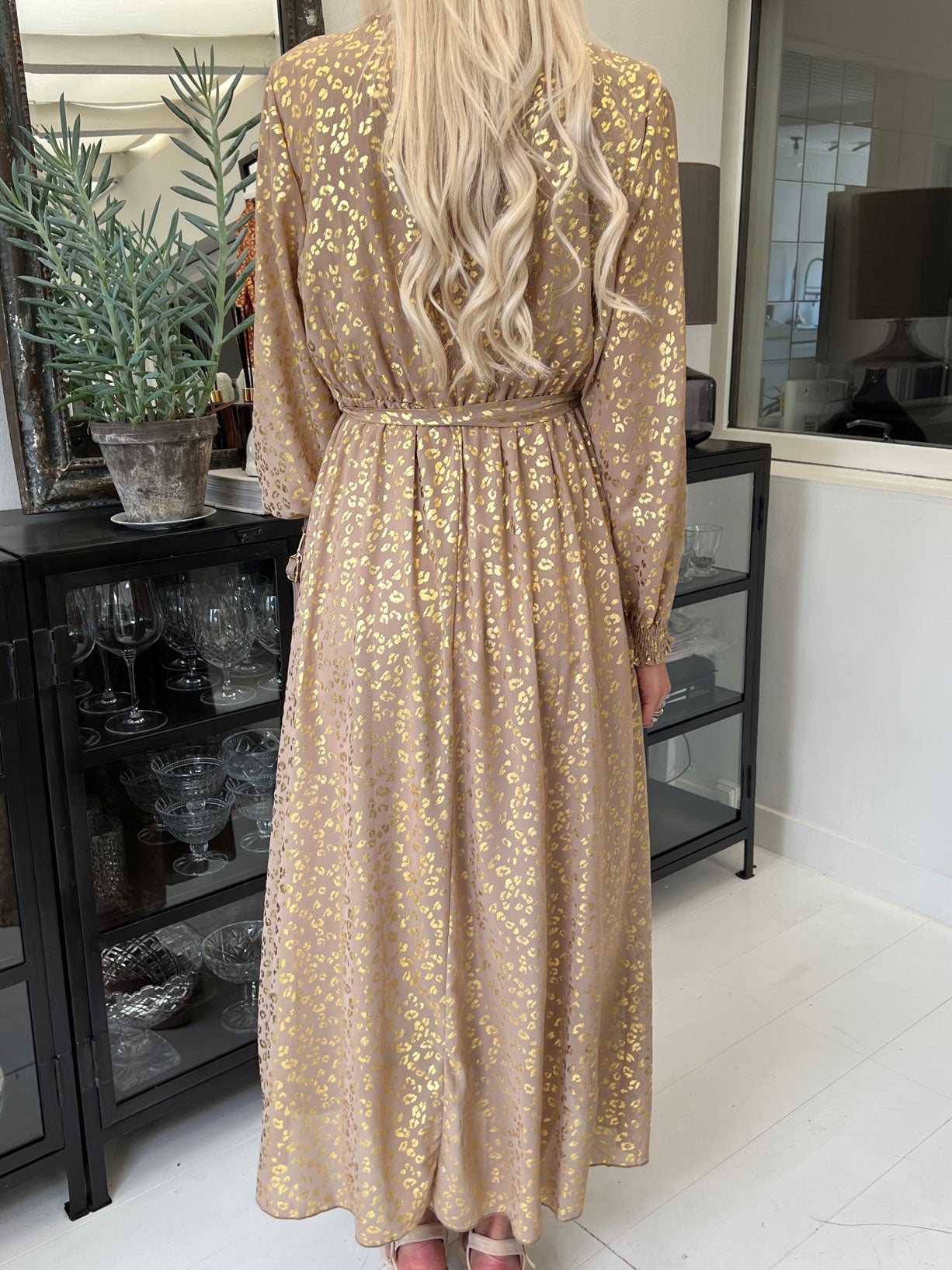 Melisse - Klänning med leopardtryck och resår under bysten