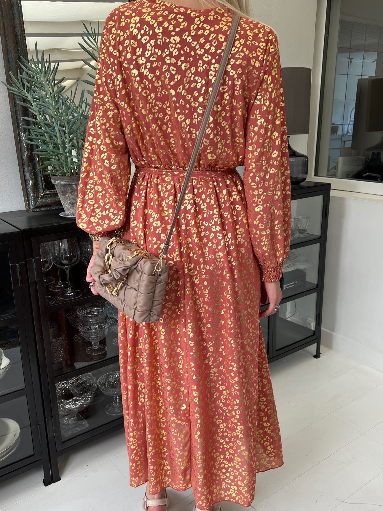 Melisse - Klänning med leopardtryck och resår under bysten