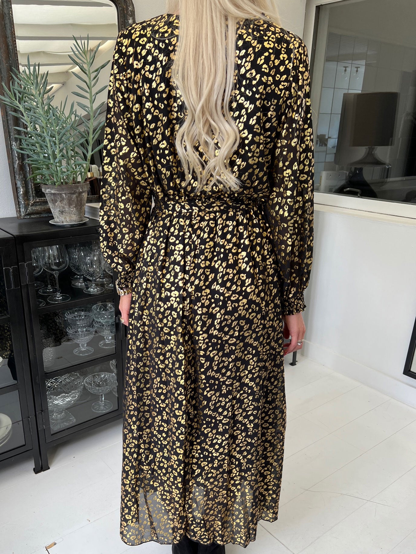 Melisse - Klänning med leopardtryck och resår under bysten