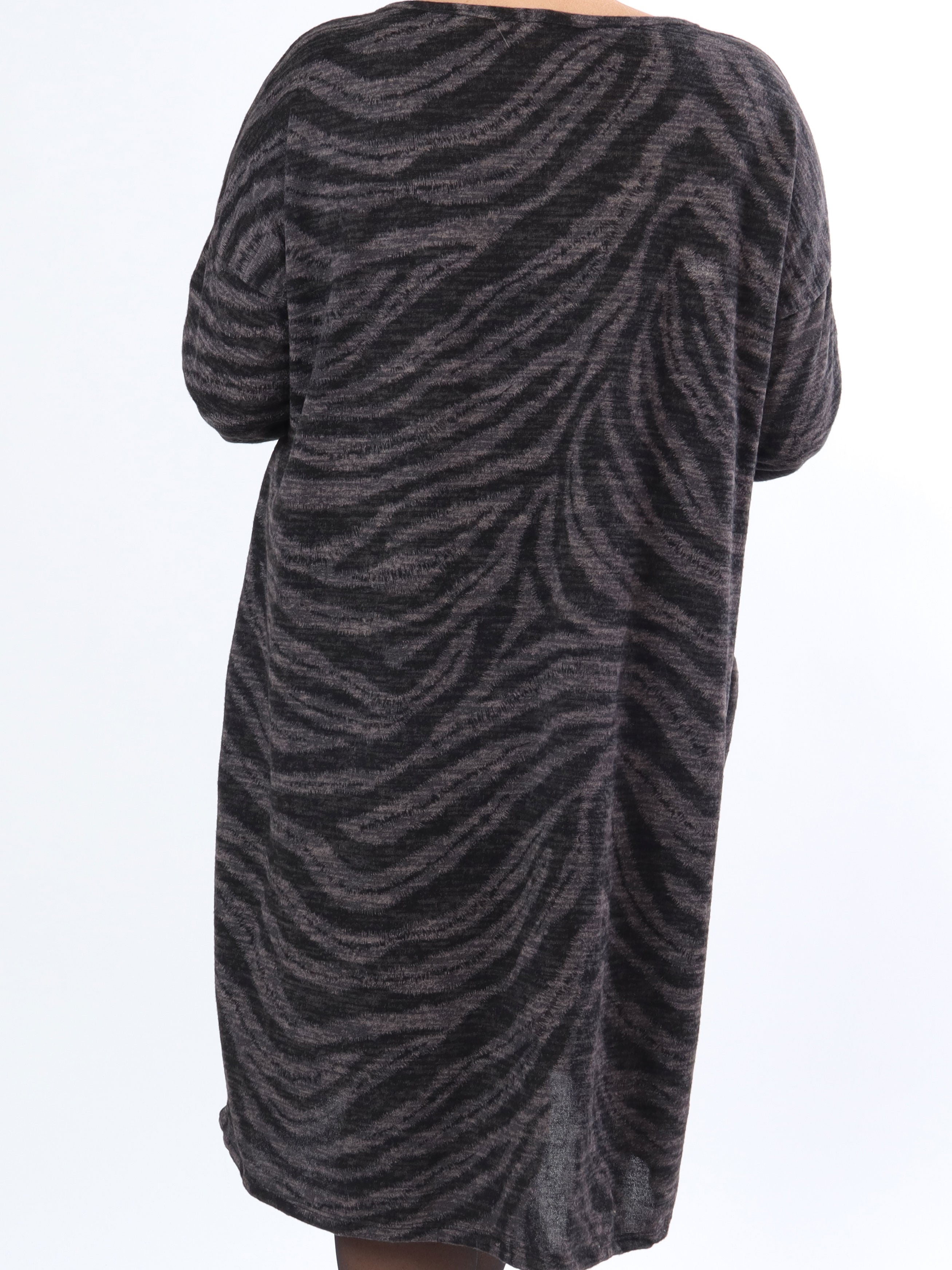 Merina - Plus size klänning med fickor