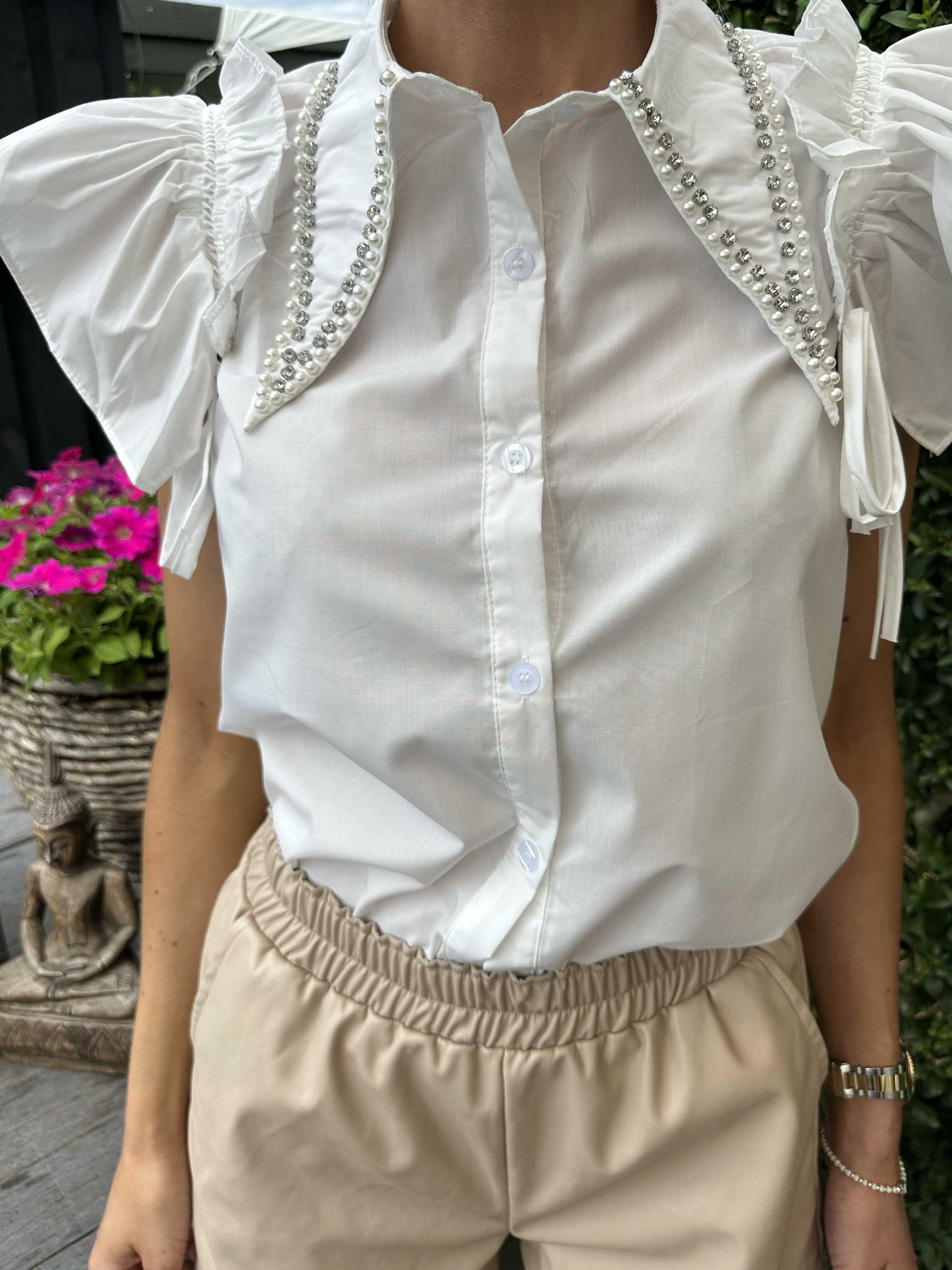 Merler - Söt bomullsskjorta med volanger och pärlor på kragen - Black