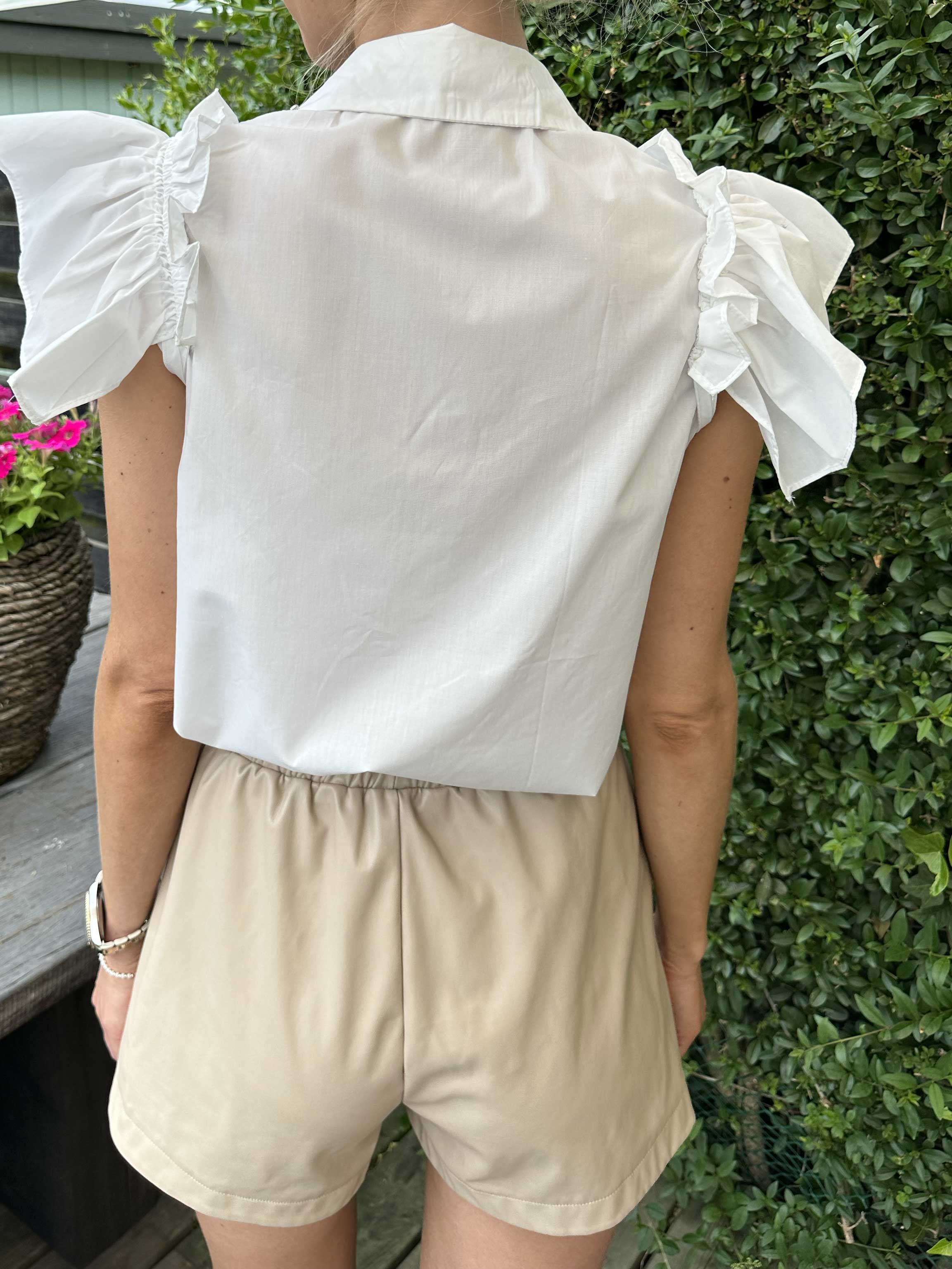 Merler - Söt bomullsskjorta med volanger och pärlor på kragen - Black