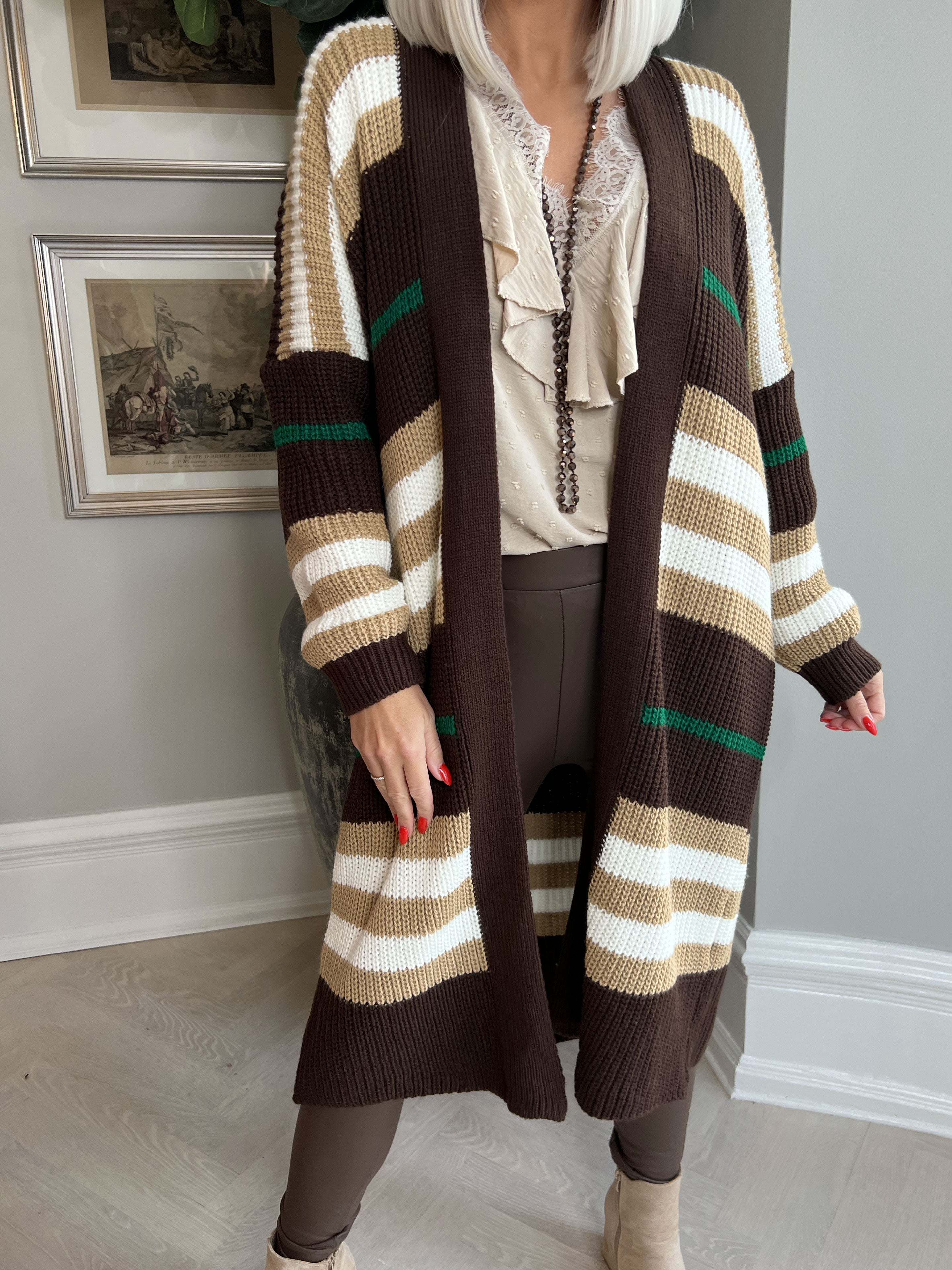 Mikla - Lång randig plus size kofta i stickad