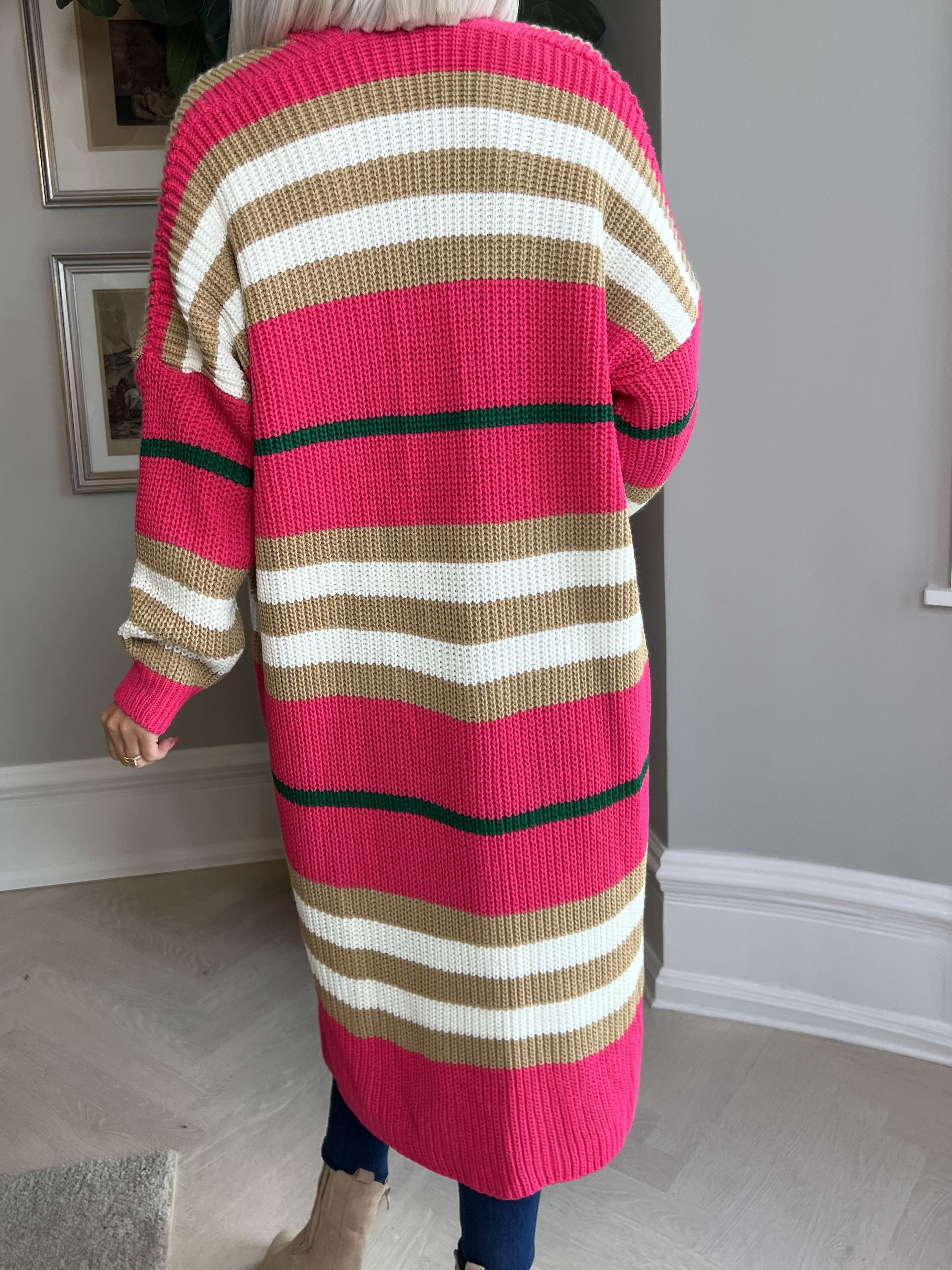 Mikla - Lång randig plus size kofta i stickad