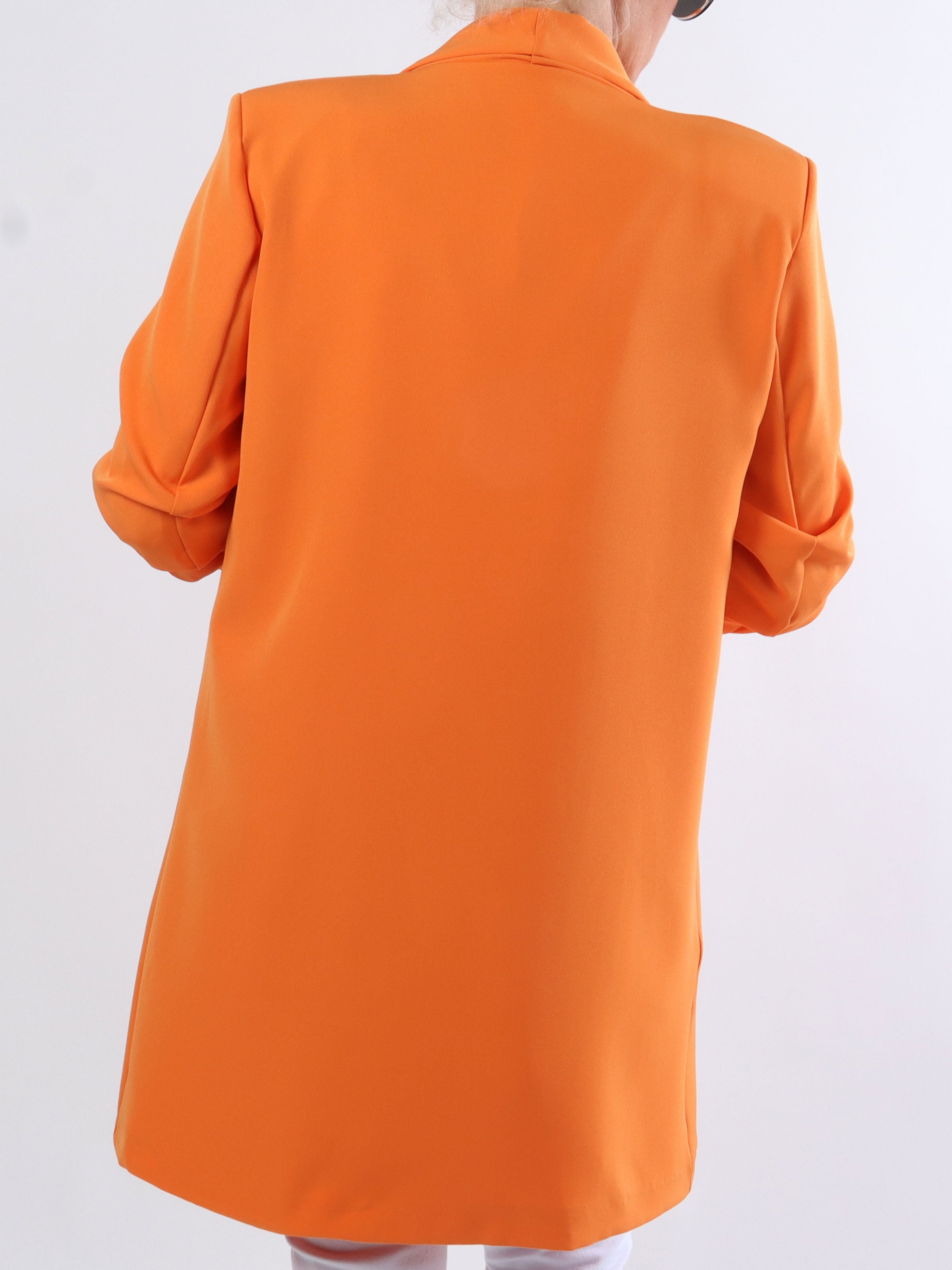 Mila Long - Snygg blazer med veck på ärmen