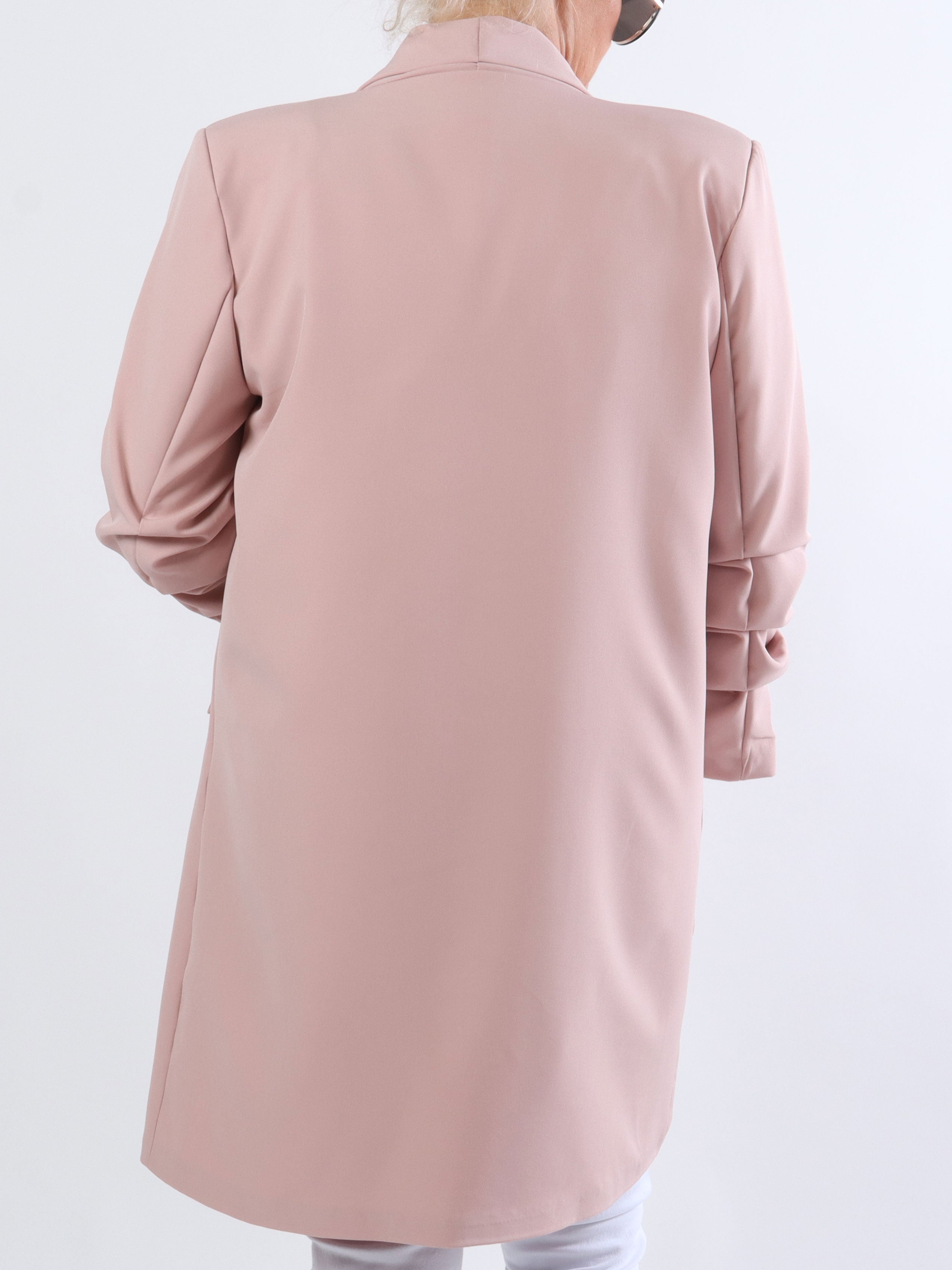 Mila Long - Snygg blazer med veck på ärmen