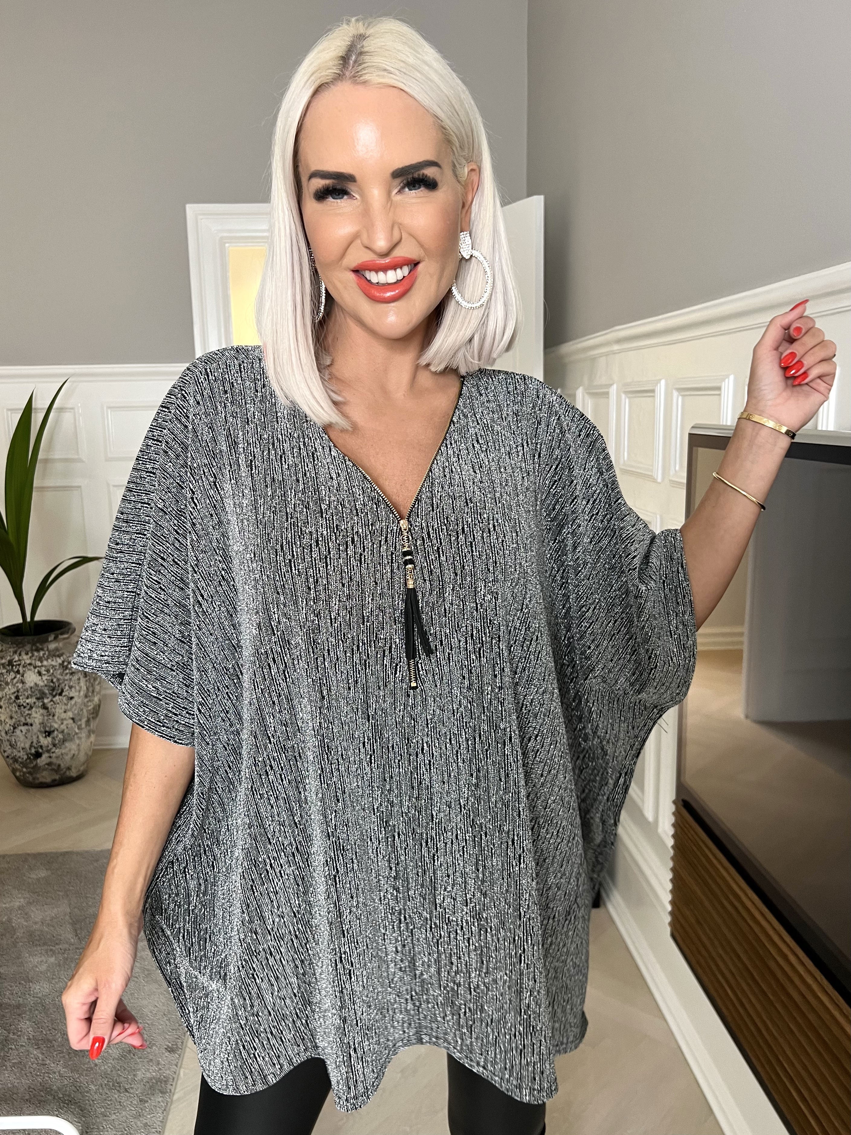 Milagrosa - Snygg tunika med dragkedja och glitter