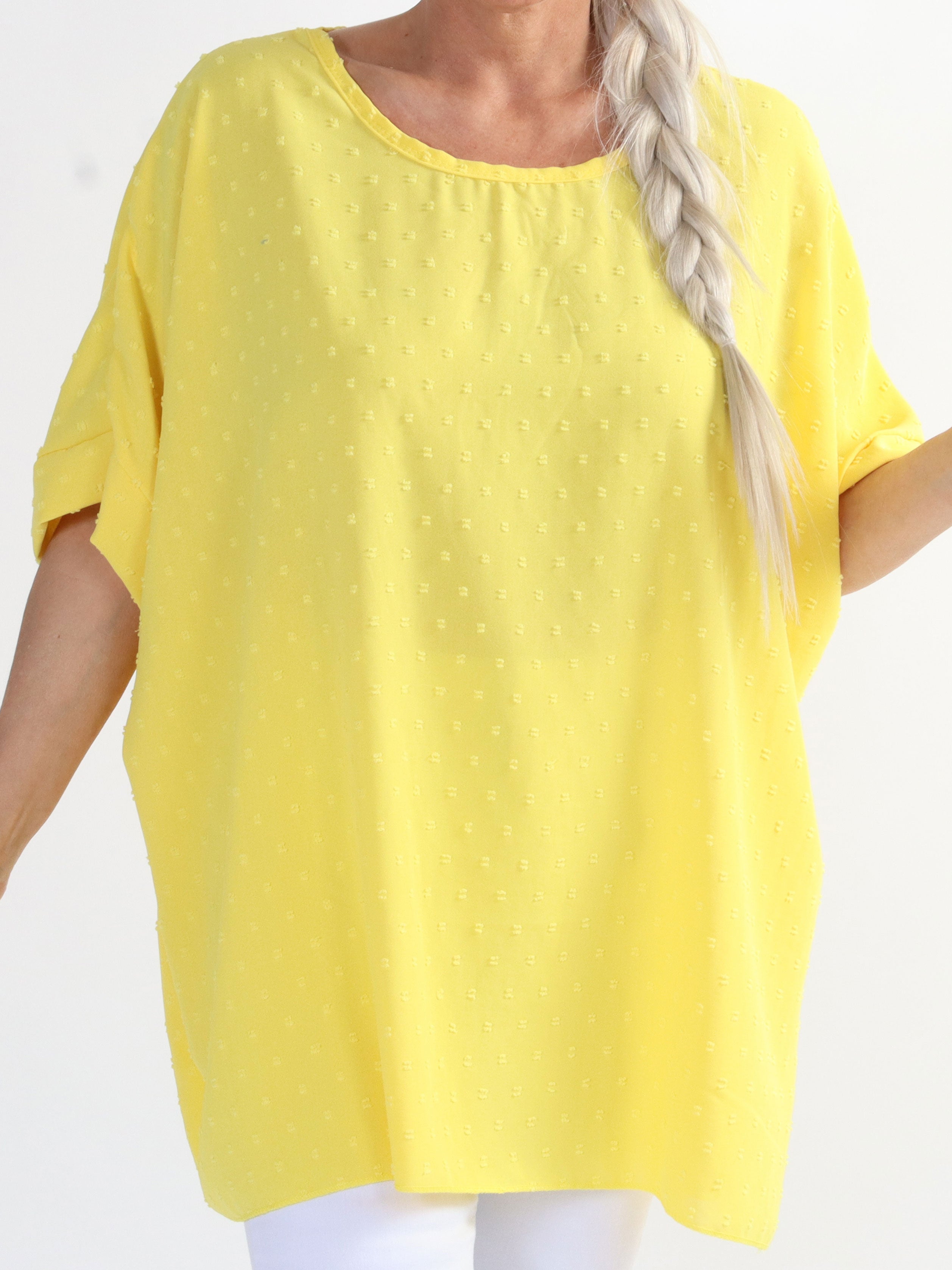 Mileah - Söt plus size blus med prickiga detaljer