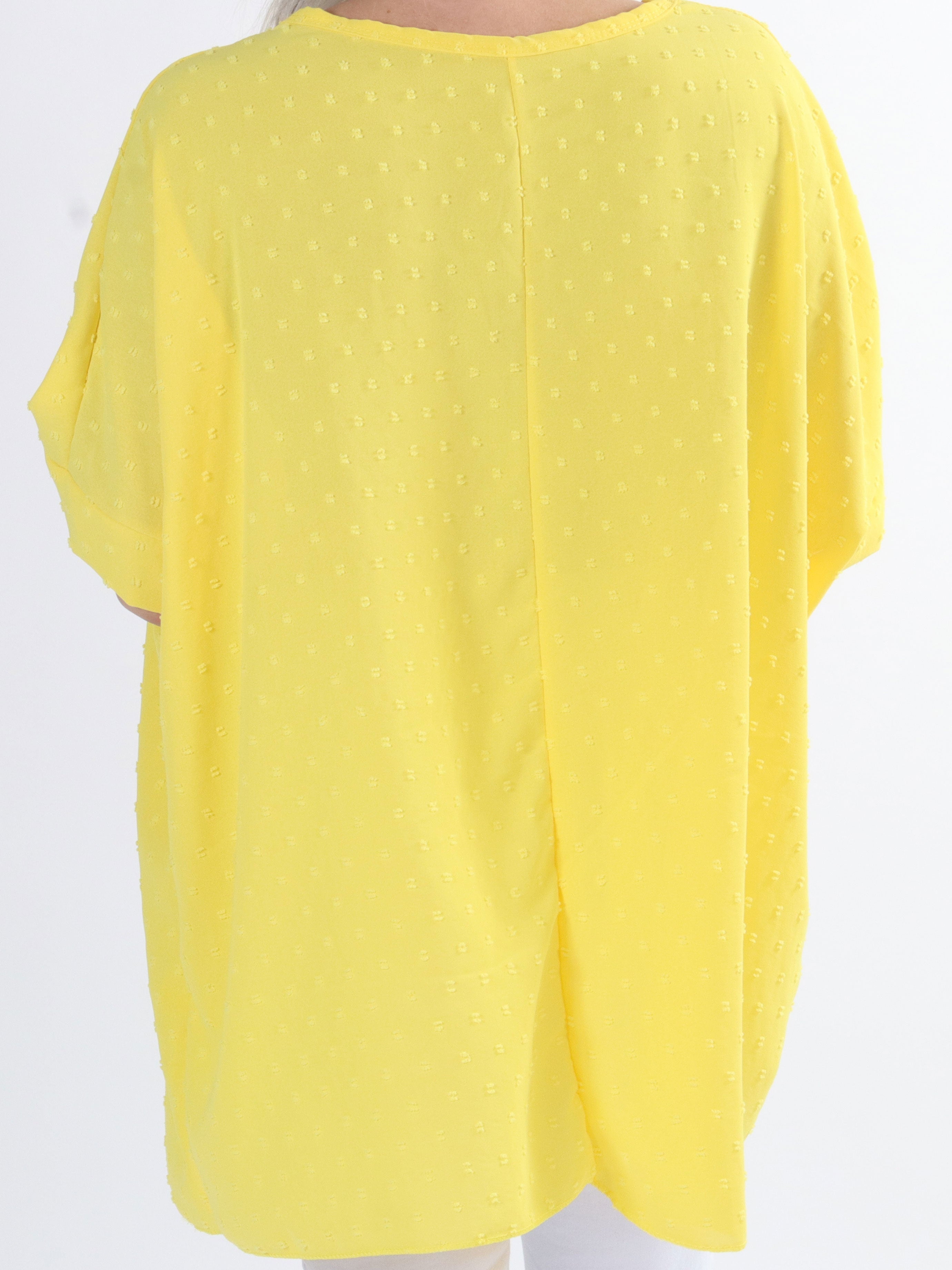 Mileah - Söt plus size blus med prickiga detaljer