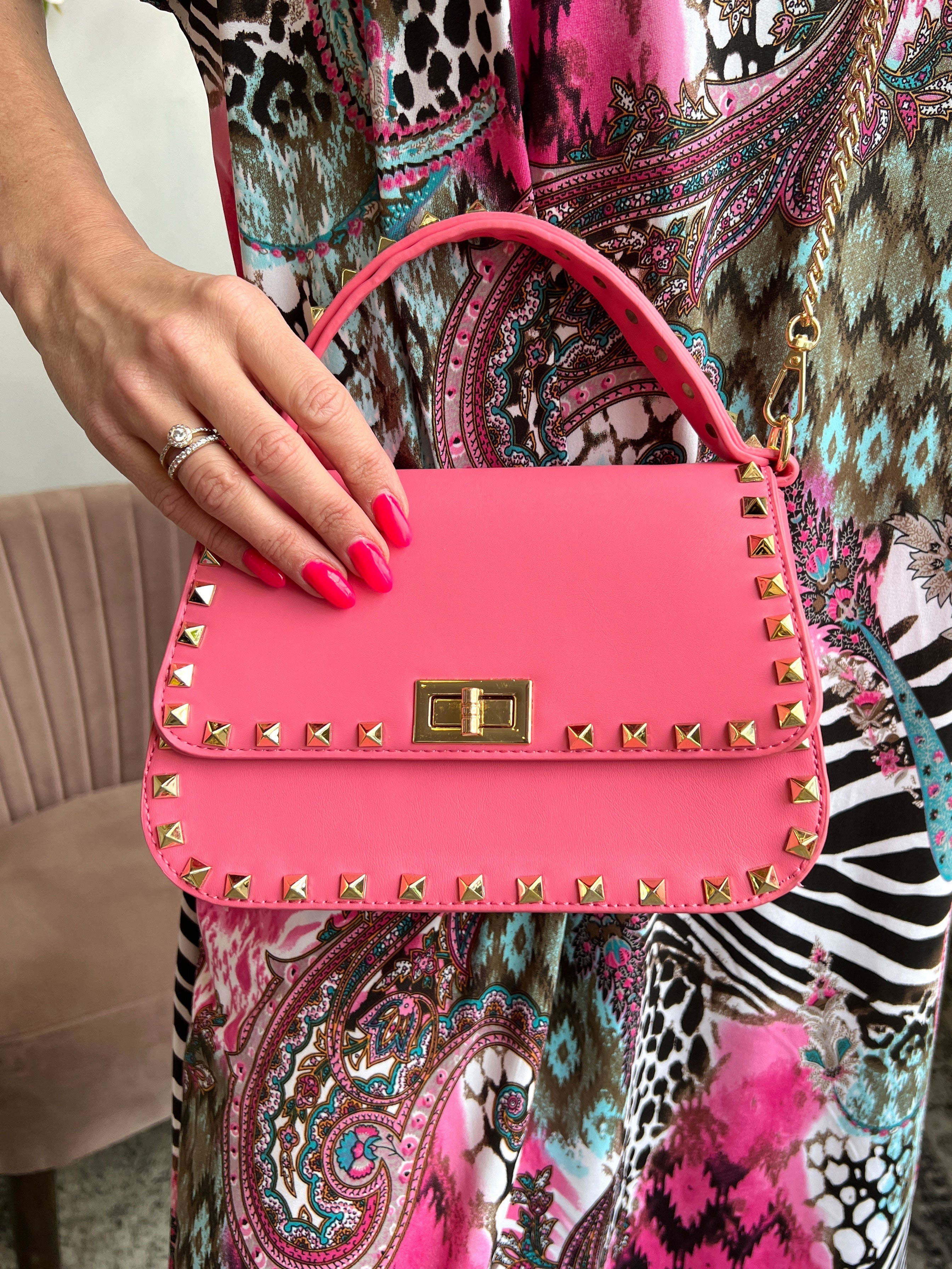 Minna - Liten beige väska med guldnitar