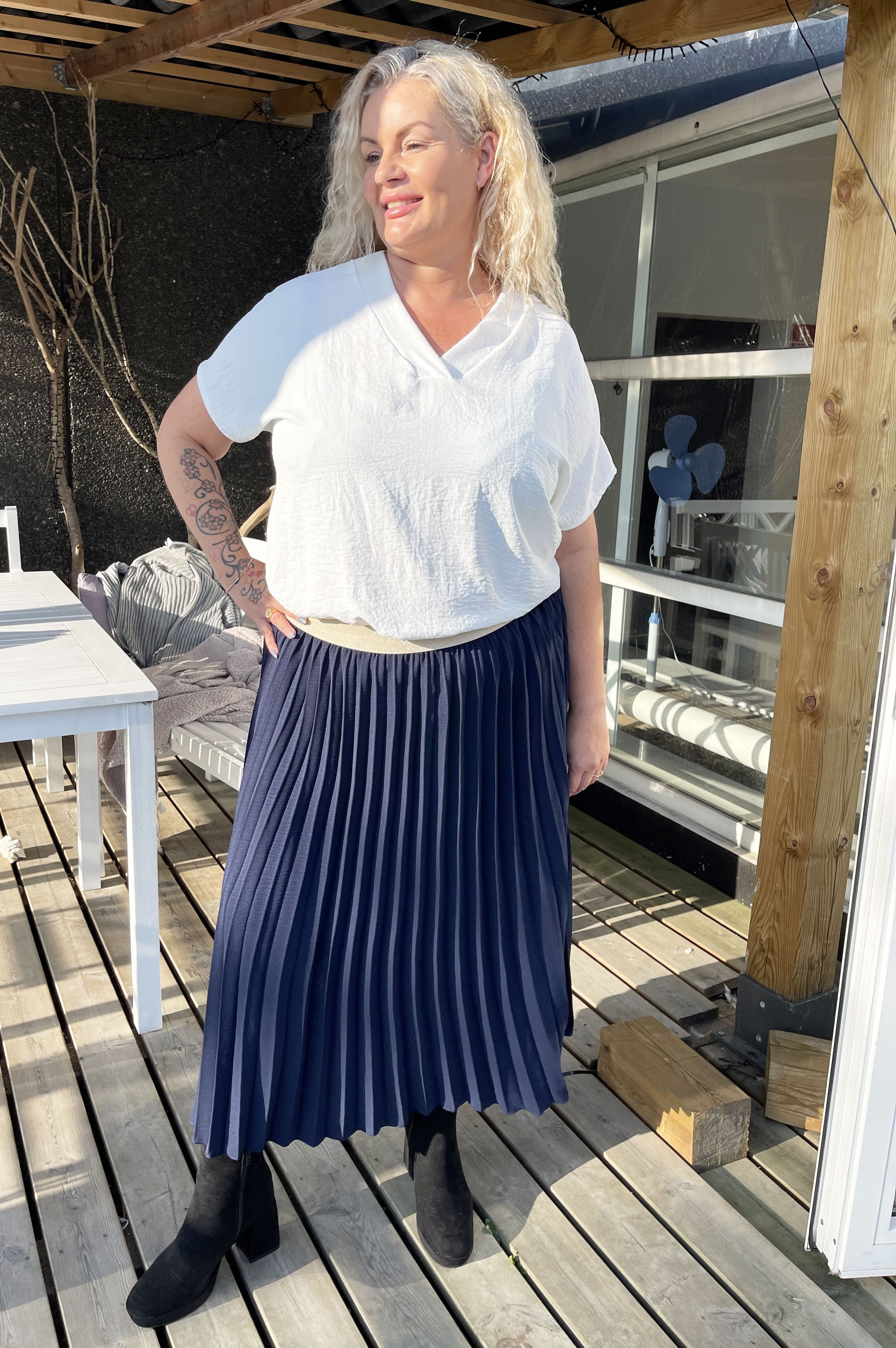 Mirjana - Lång plisserad kjol i stora storlekar - Navy