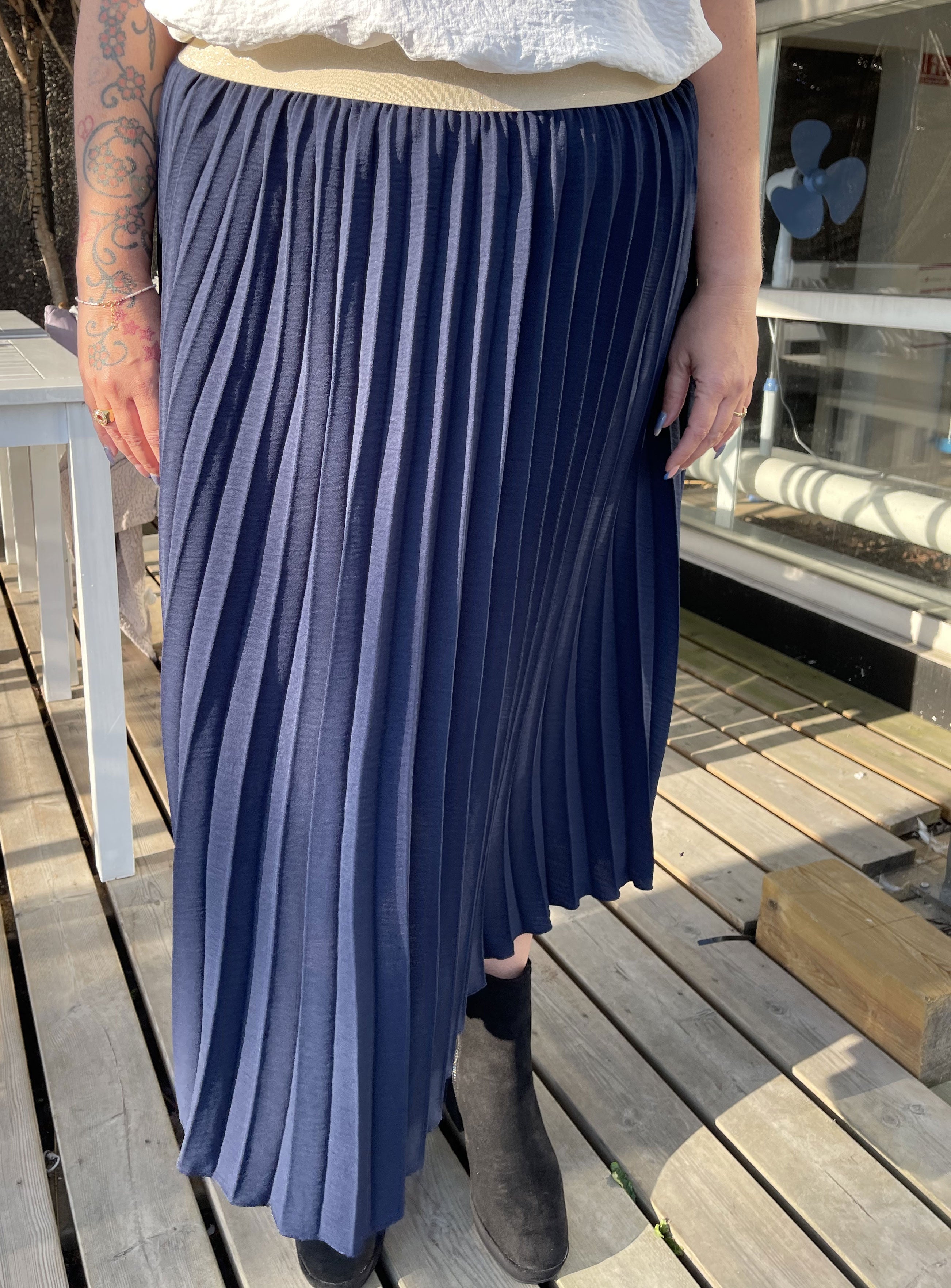 Mirjana - Lång plisserad kjol i stora storlekar - Army