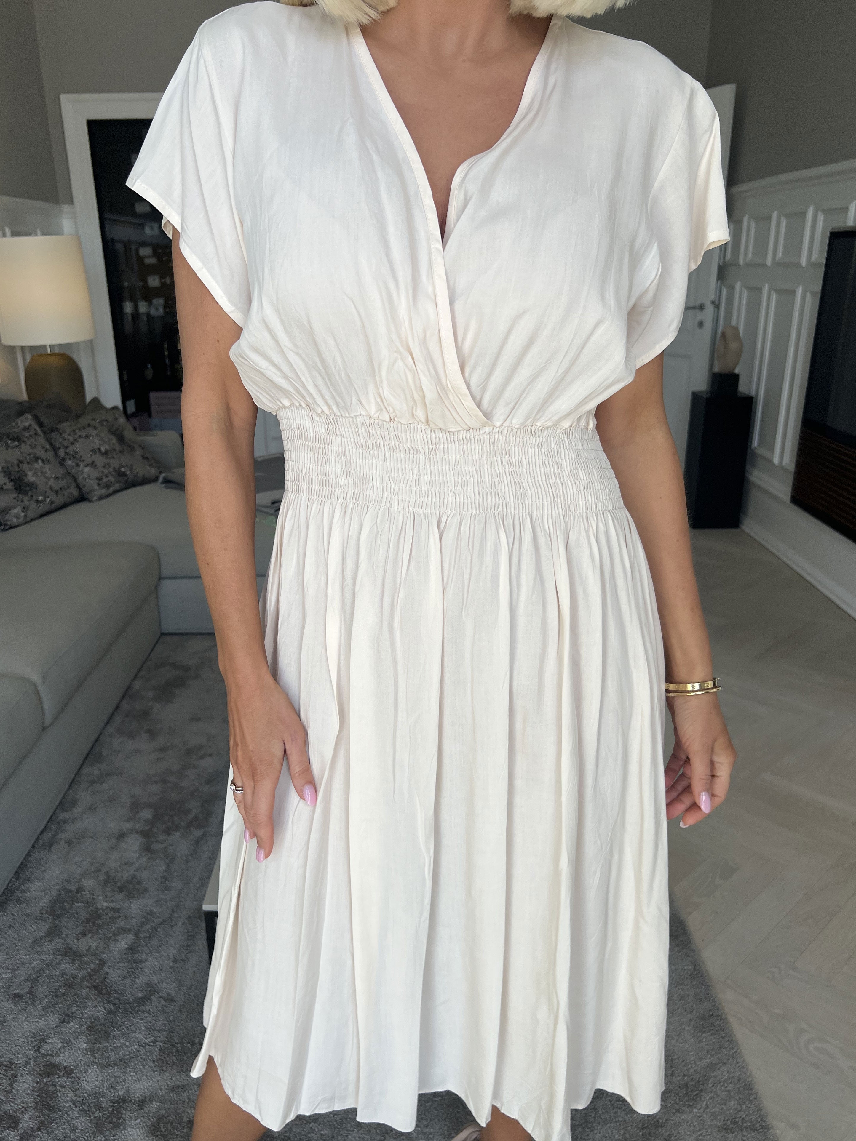 Misha Short - Söt enkel klänning i viskos med smock under bysten - Blue