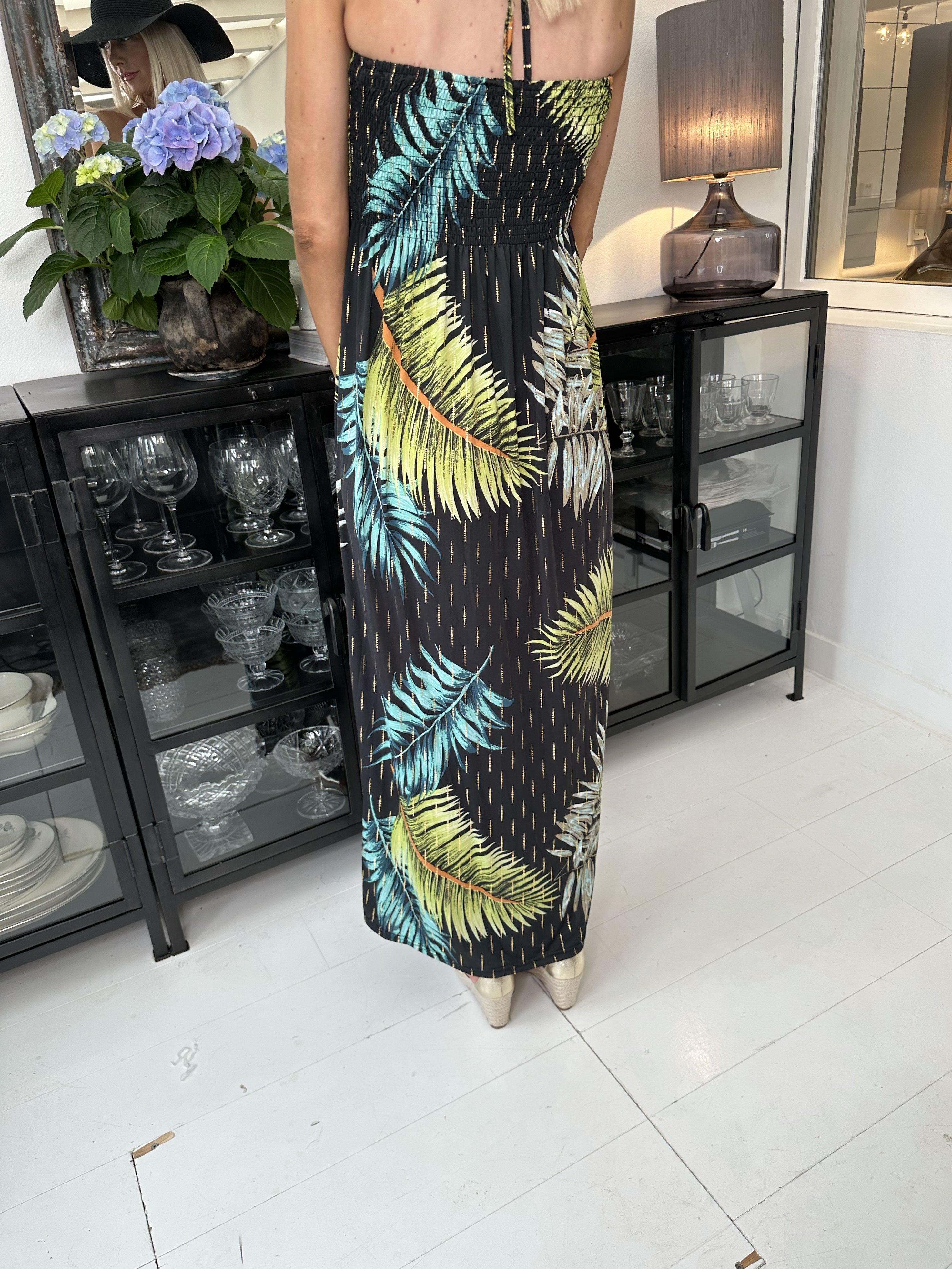 Mitsi Palm Long - Elastisk klänning med tryck och gulddetaljer