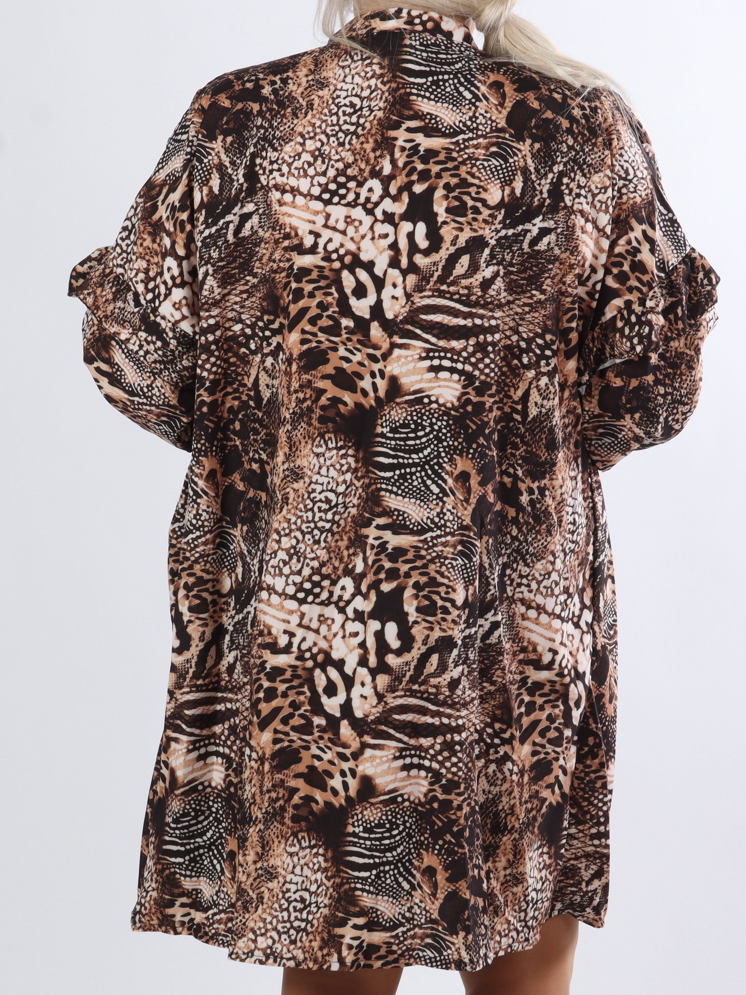 Monica Animal - Tunikaklänning i plus size med djurmönster och volanger