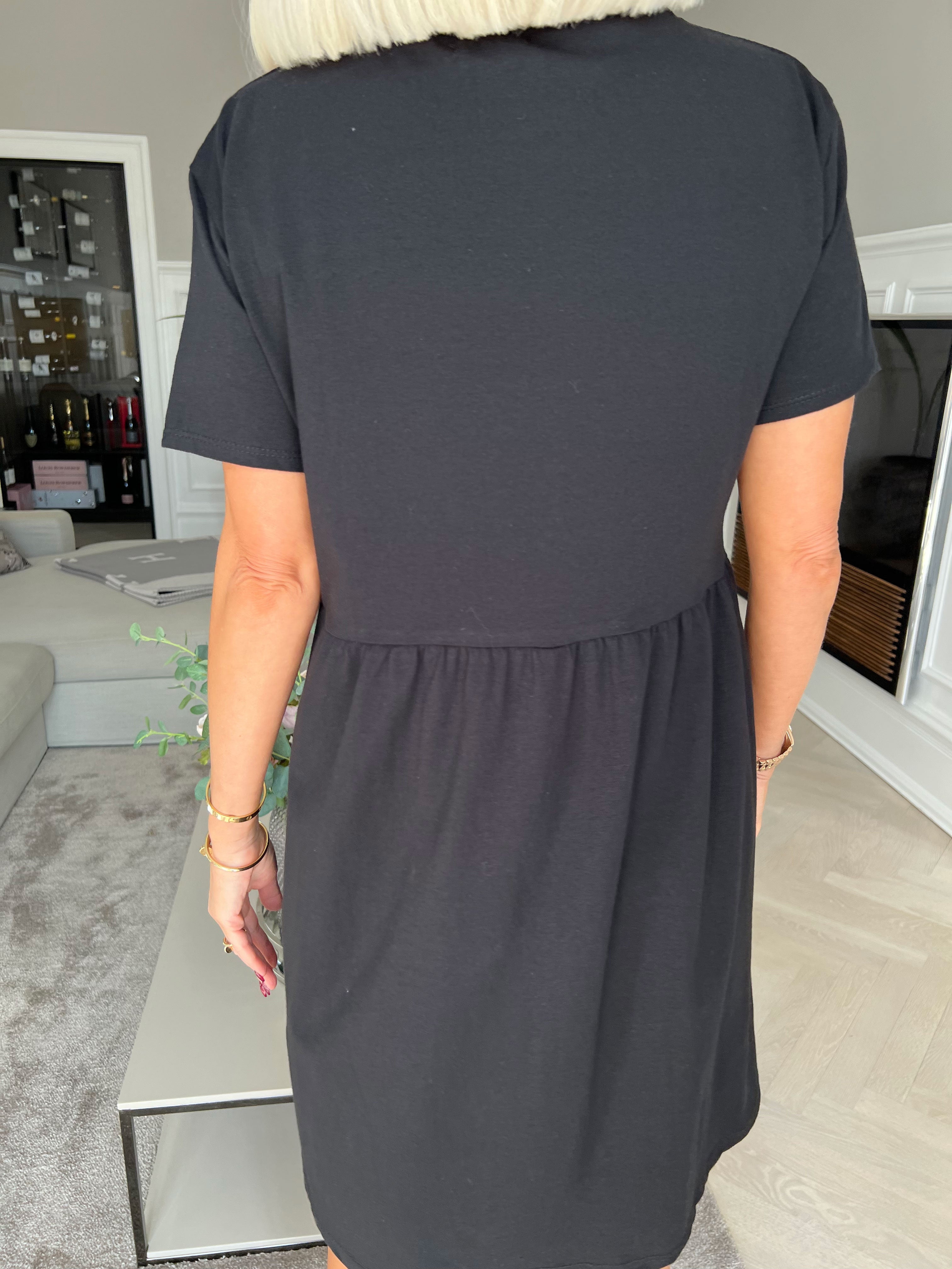 Mynte - Söt bomullsklänning med 3D-tryck