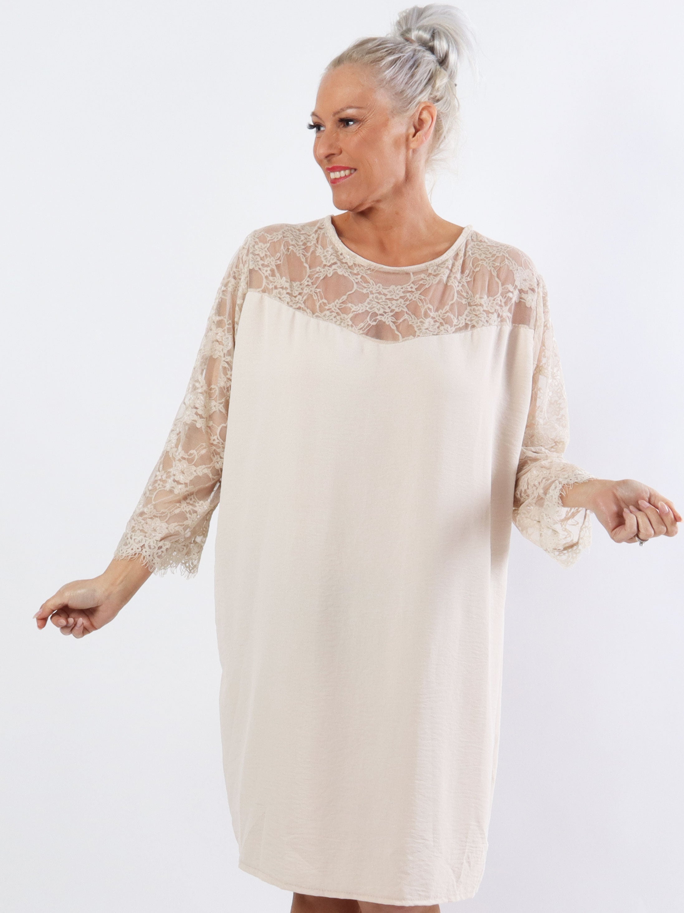 Nadine Dress - Söt spets i plus size-klänning med rosett - White