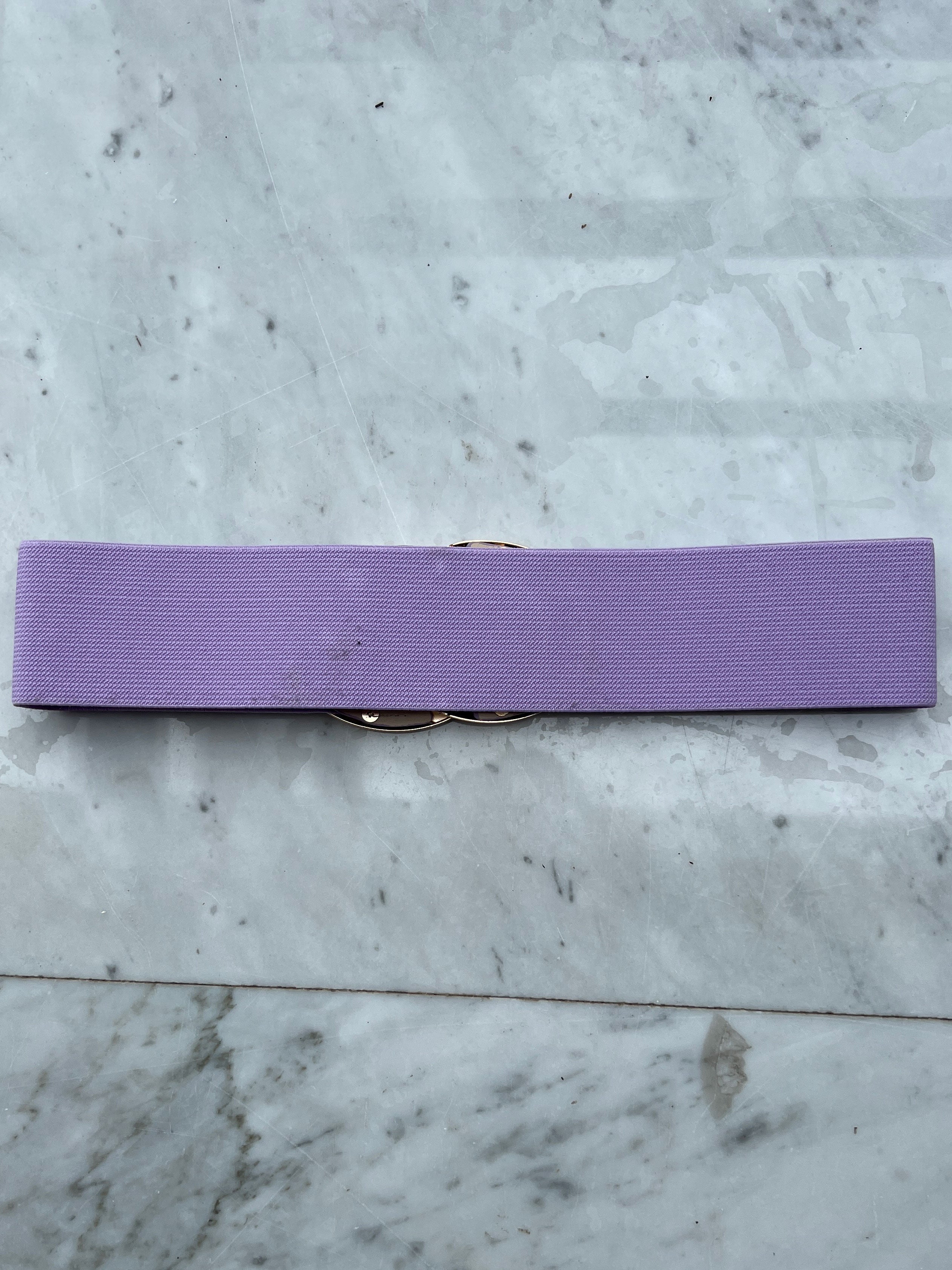 Nanna - Brett midjebälte med resår och guldspänne