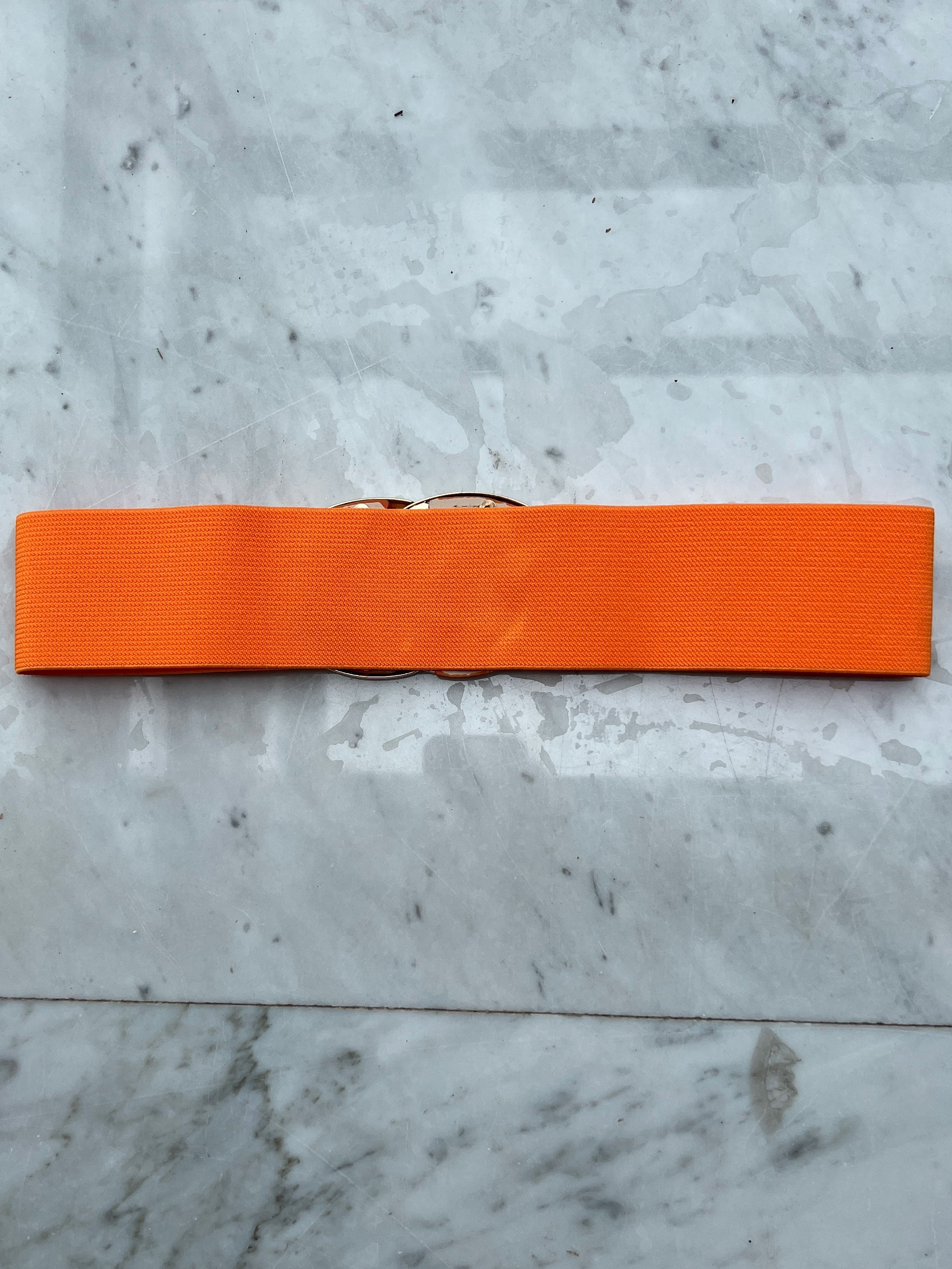 Nanna - Brett midjebälte med resår och guldspänne