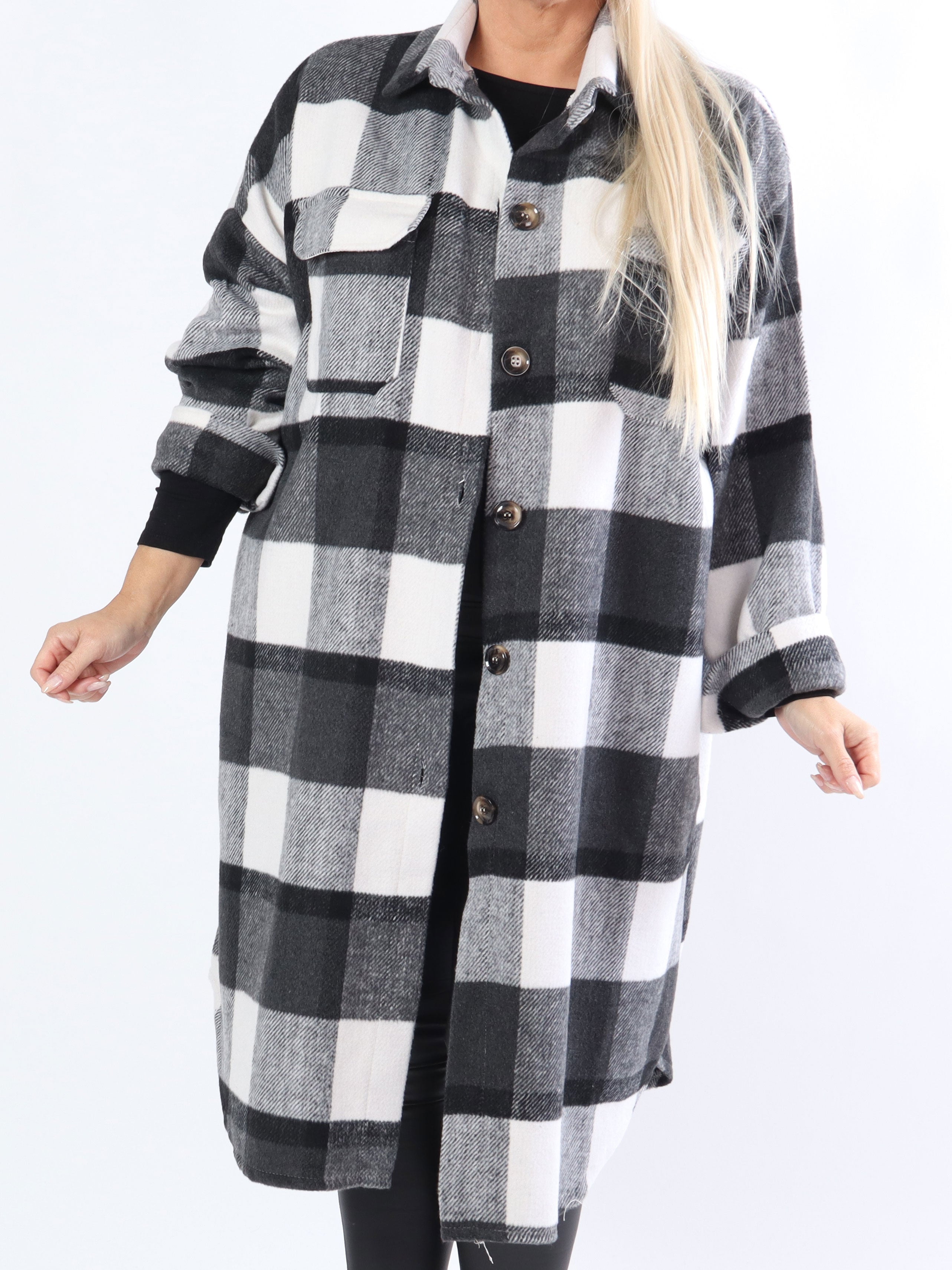 Natalia - Lång rutig plus size jacka med knappar - Black