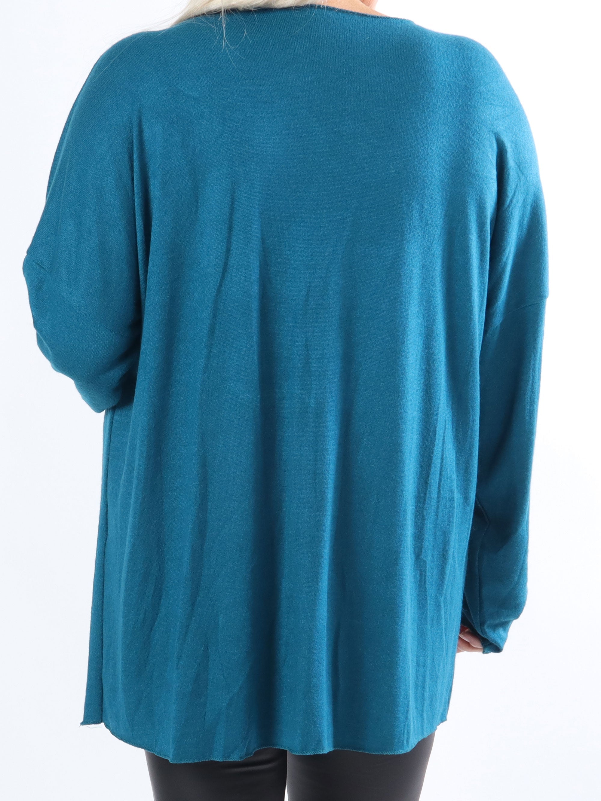 Nayara - Mjuk plus size blus med litet silverhjärta - Black