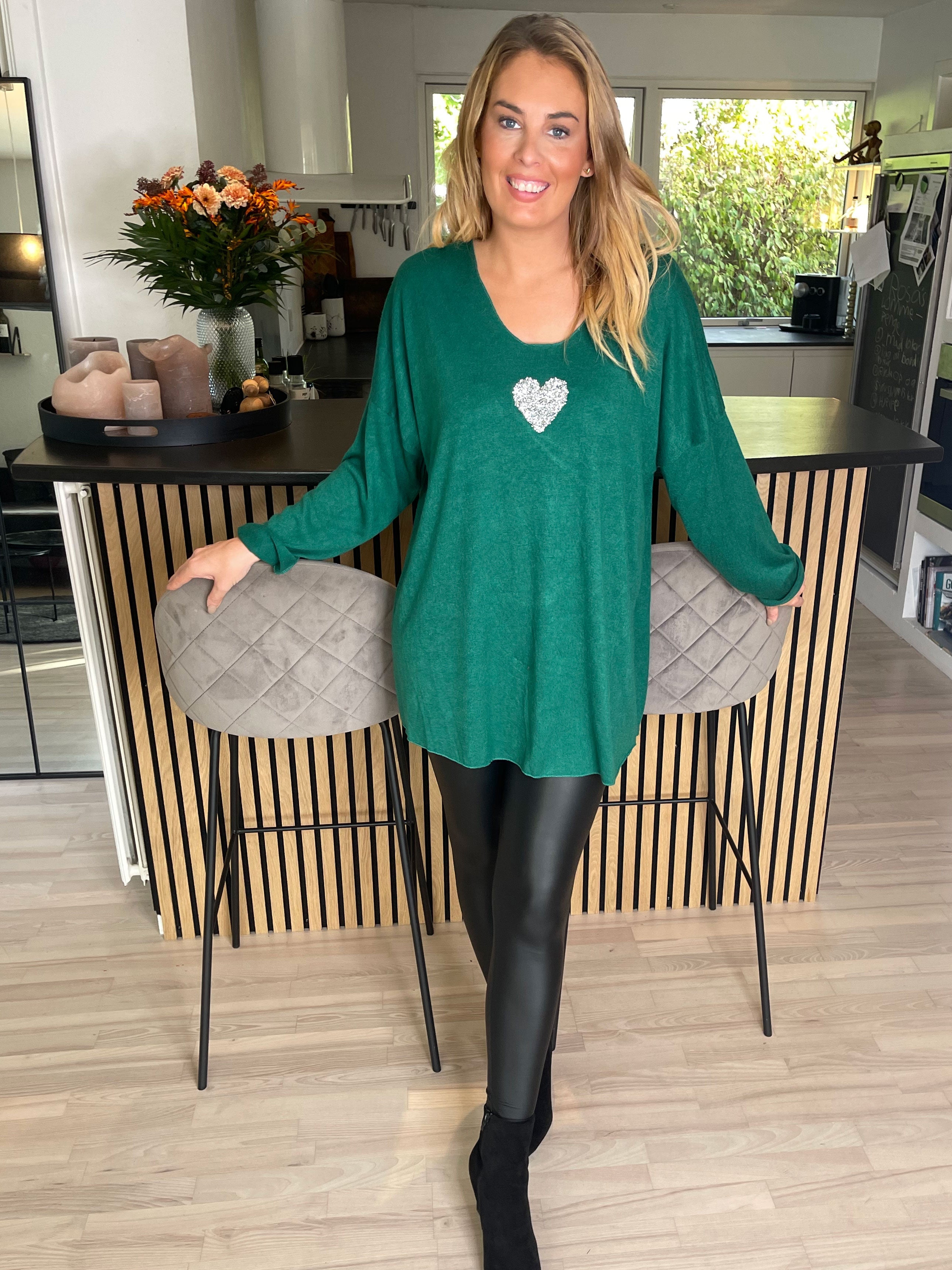 Nayara - Mjuk blus med litet silverhjärta