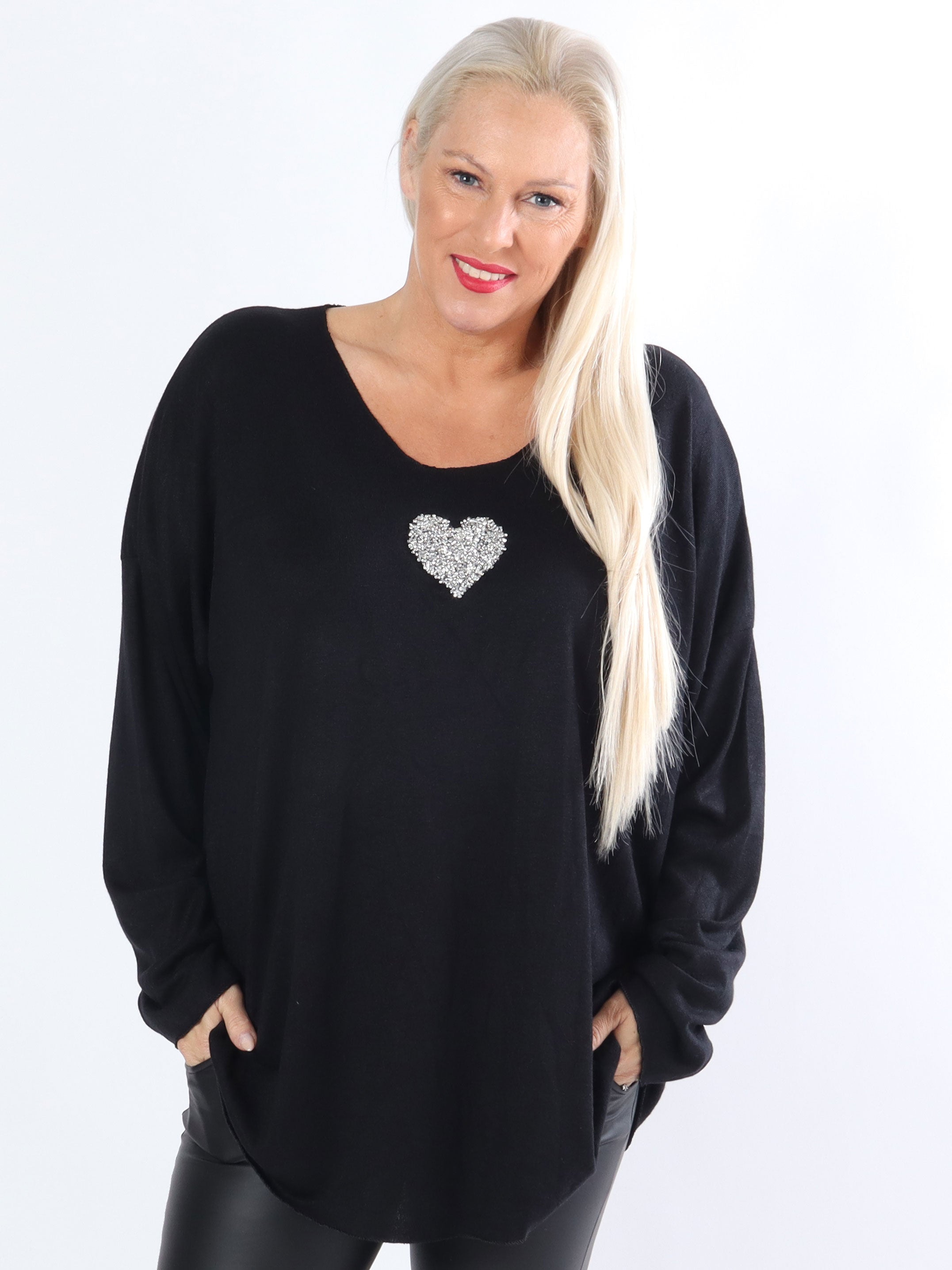 Nayara - Mjuk plus size blus med litet silverhjärta