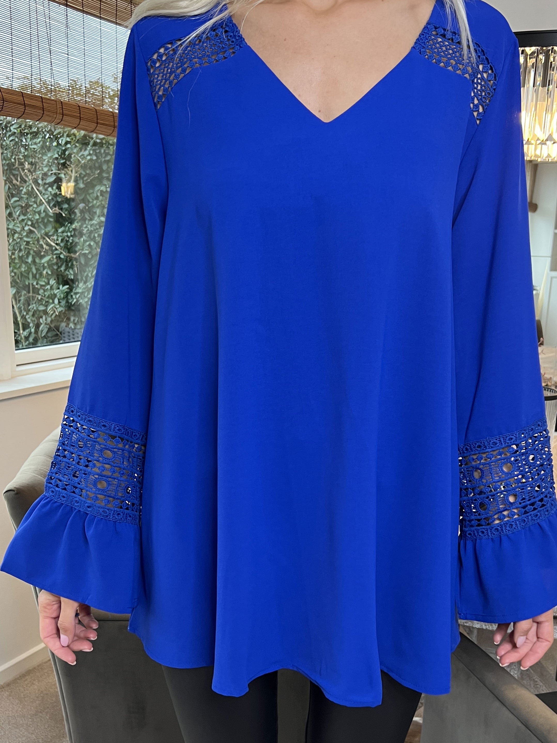 Nelia - Söt tunika med broderier - Black