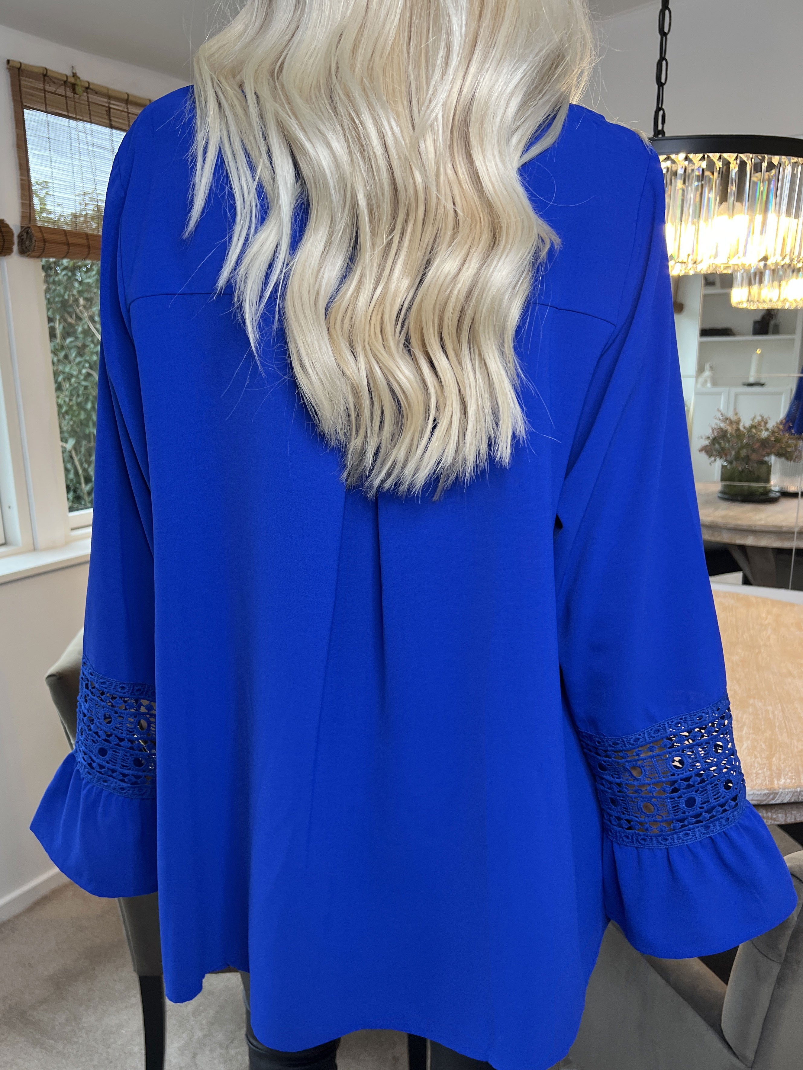 Nelia - Söt tunika med broderier - Black