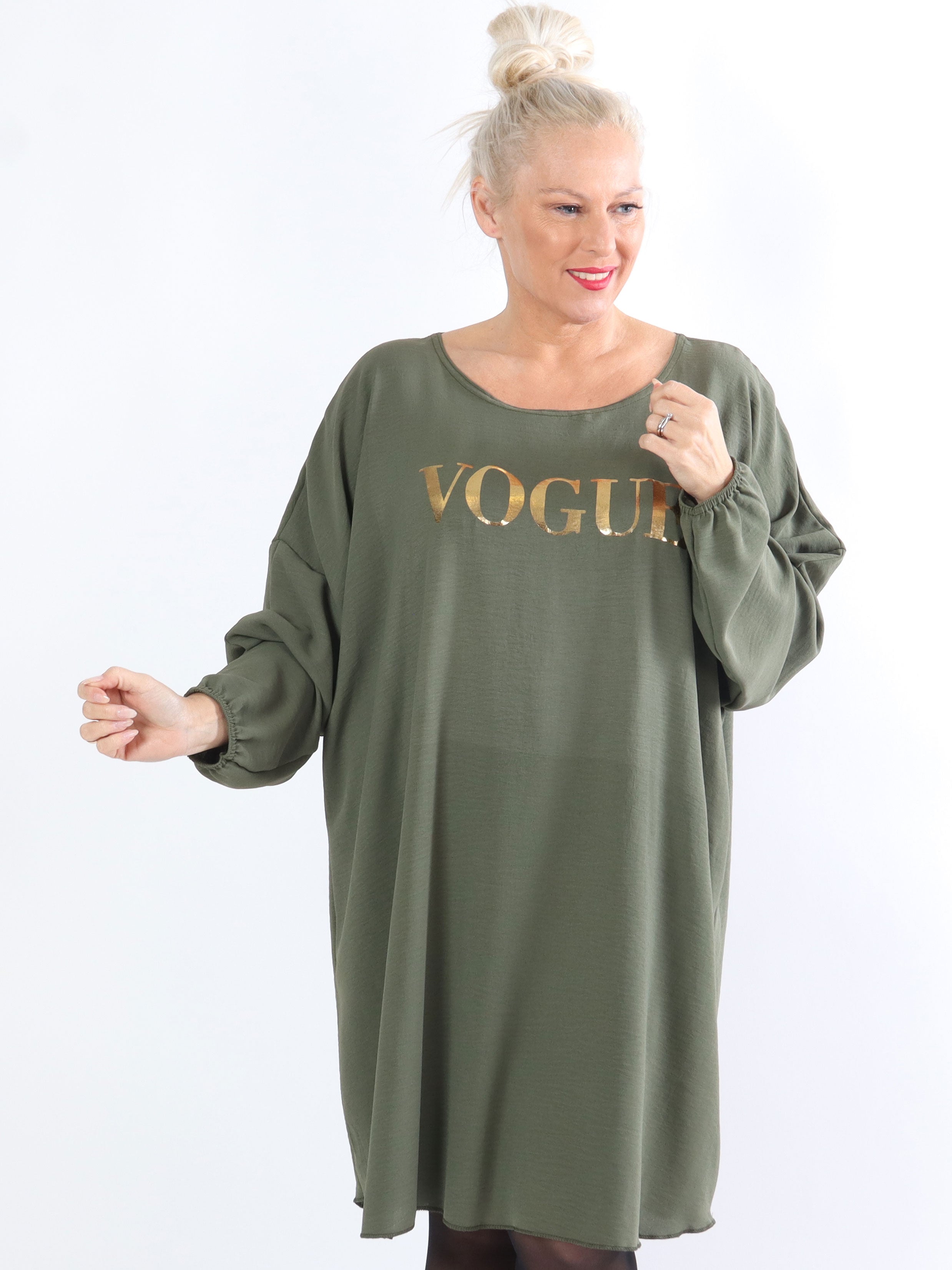 Nella - Cool plussize klänning med guldfärgad skrift - Camel