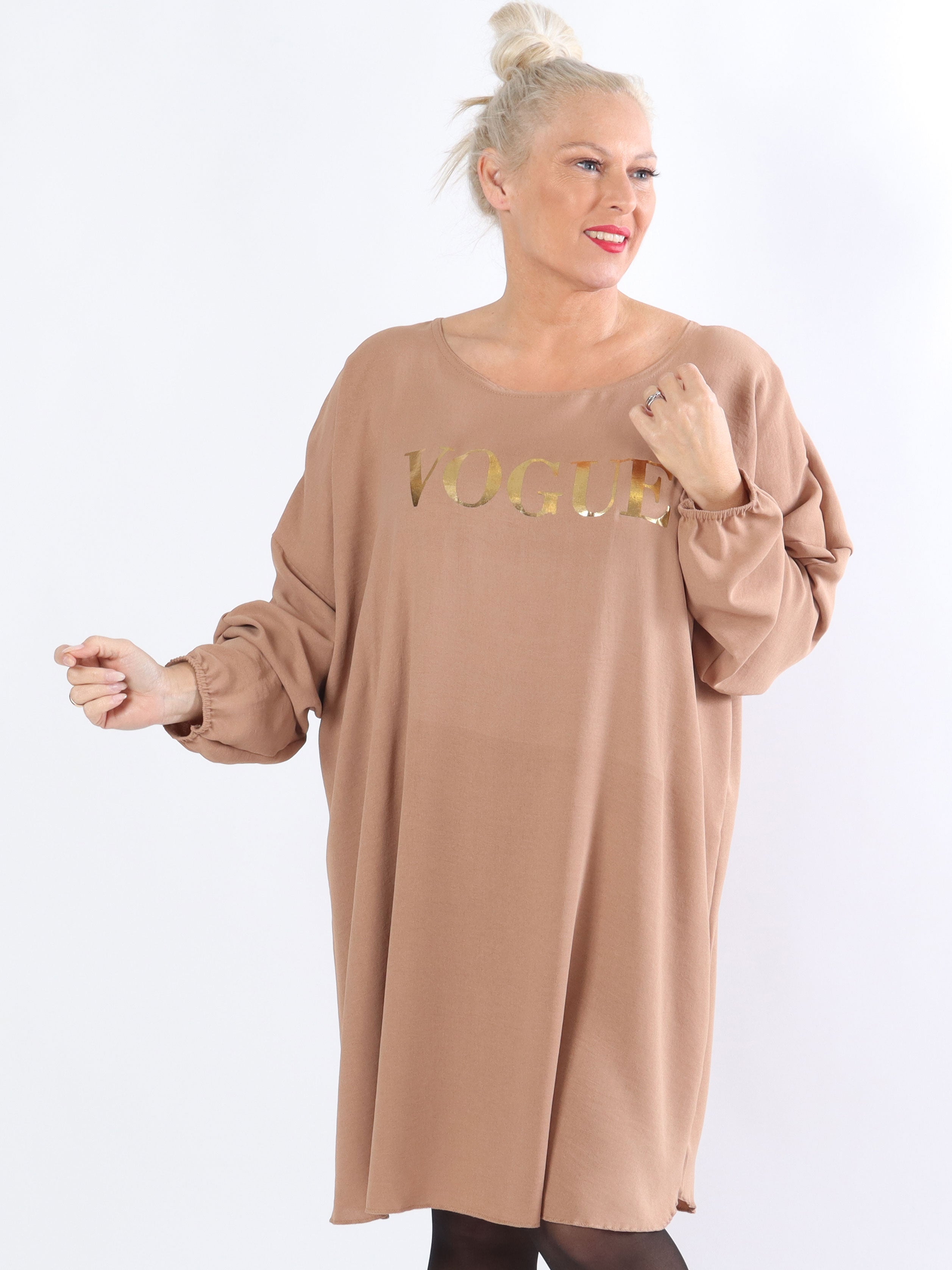 Nella - Cool plussize klänning med guldfärgad skrift - Army