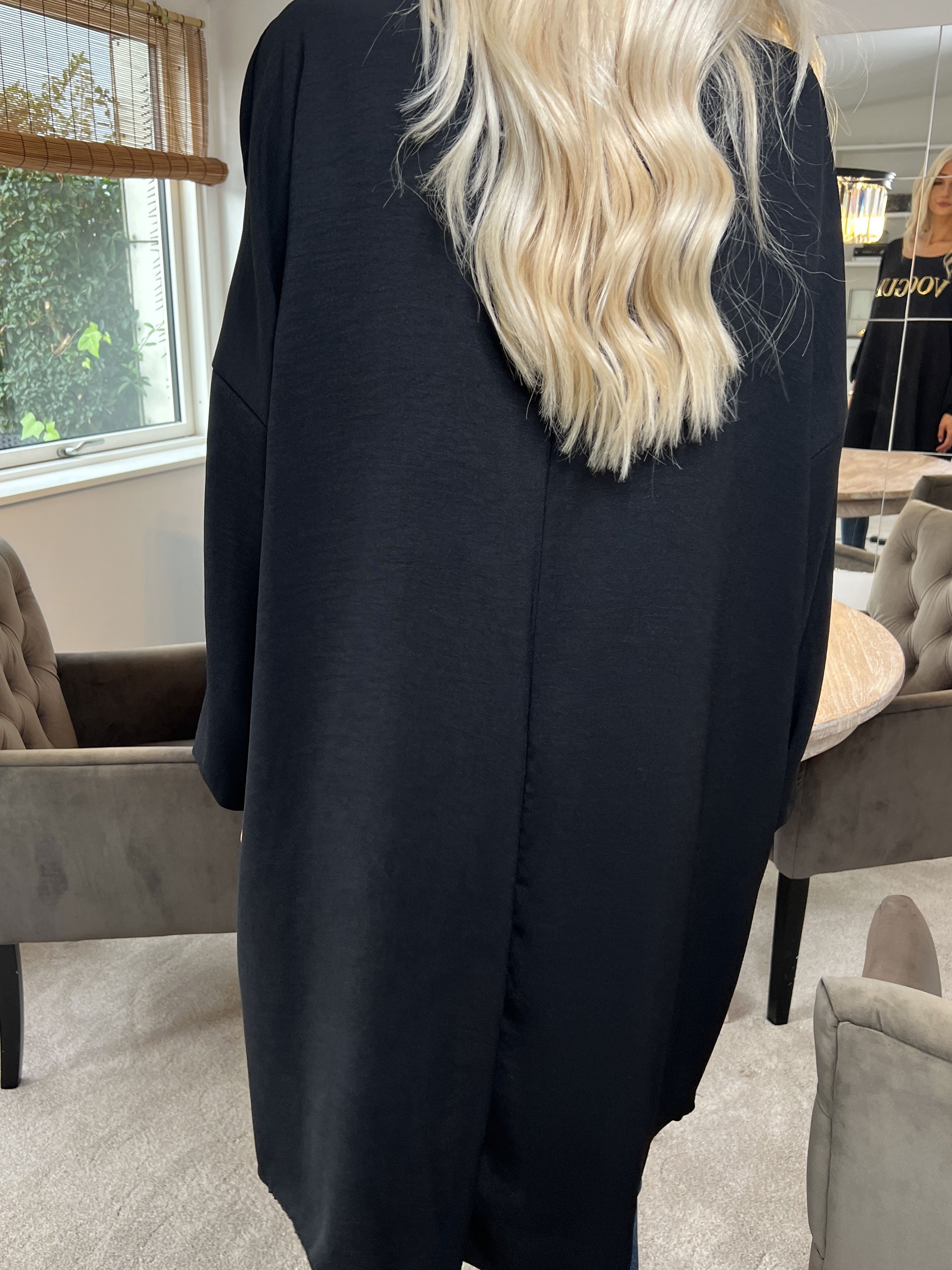 Nella - Cool klänning med skrift