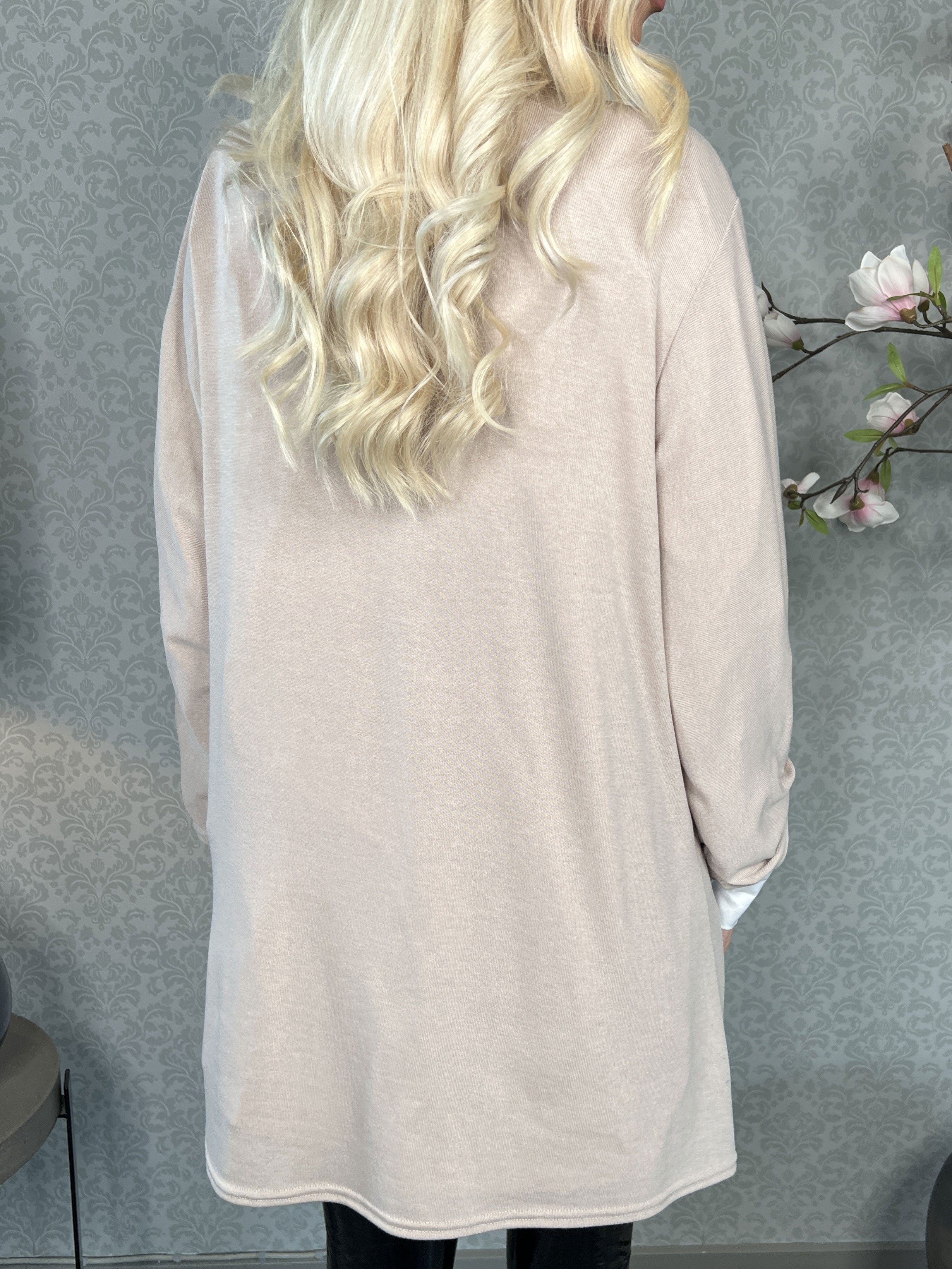 Nerea - Lätt stickad med skrivande framsida