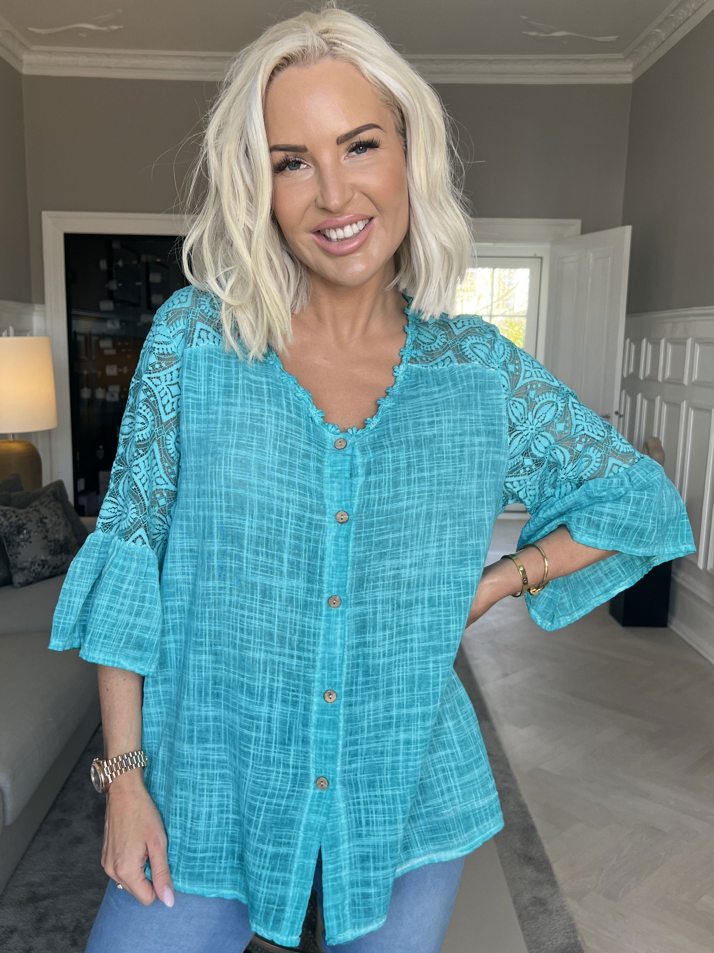 Nice - Fin tunika med spetsärmar