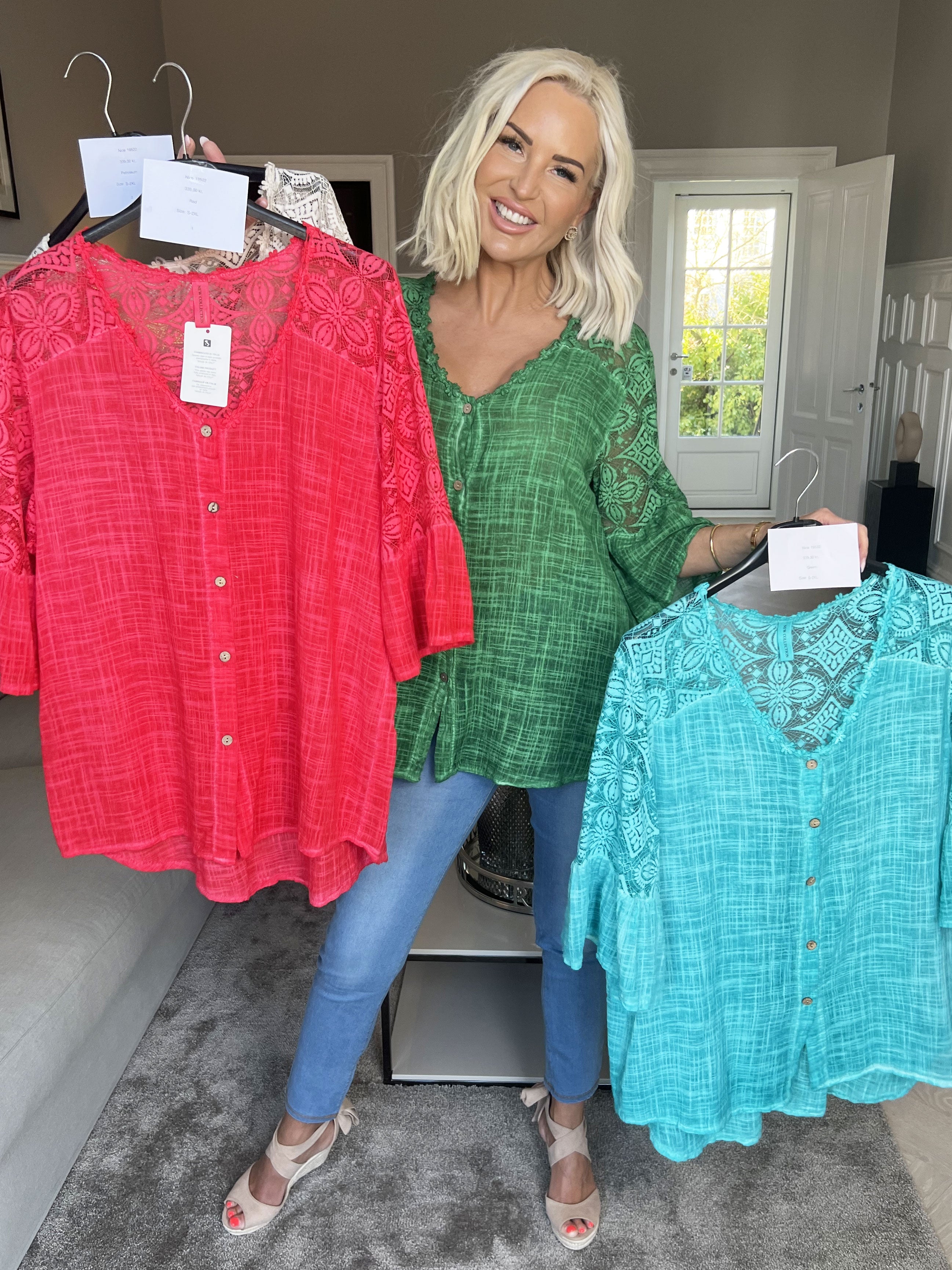 Nice - Fin tunika med spetsärmar