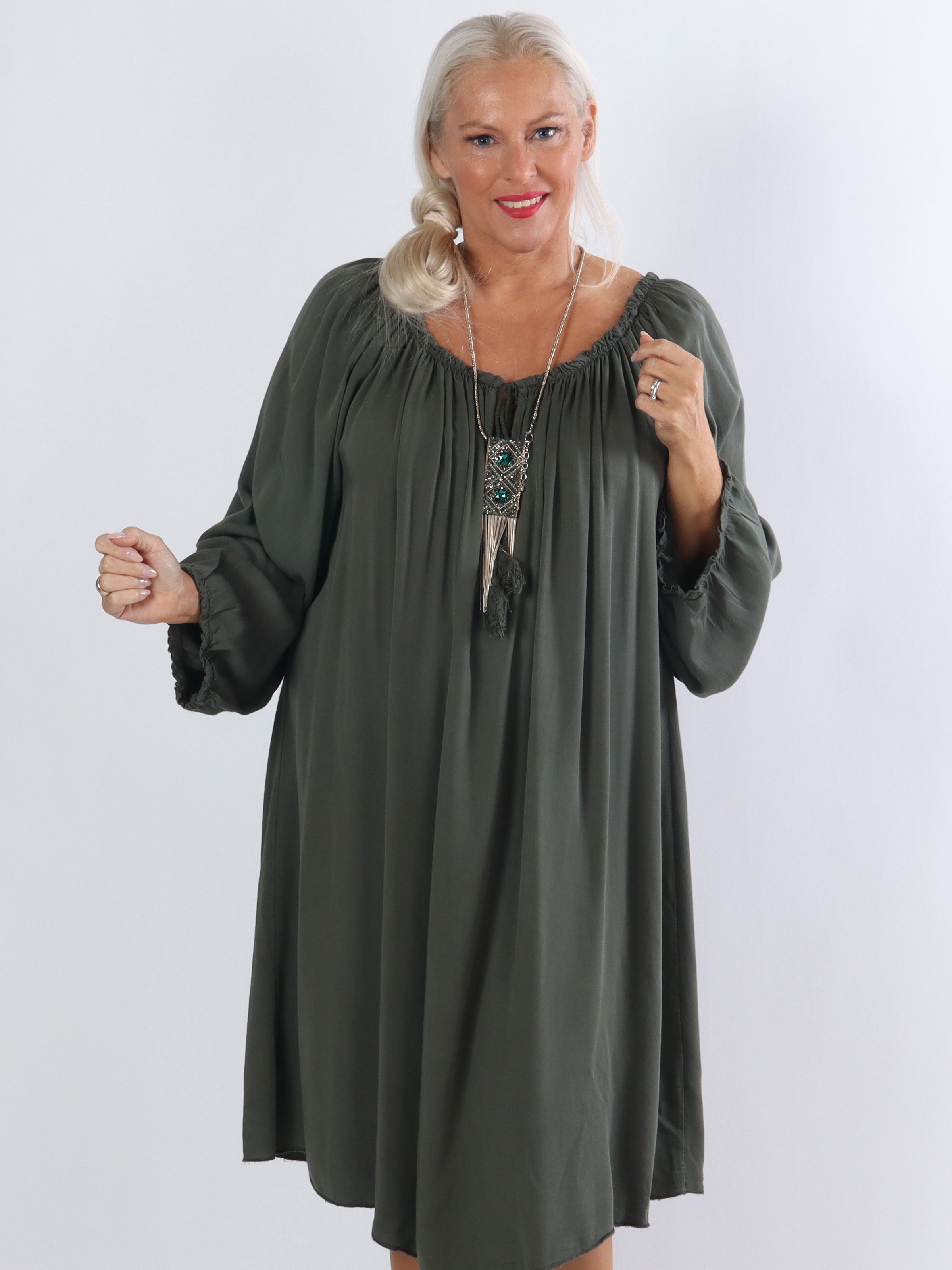 Nicole - Snygg tunikaklänning i plus size med knytband - Camel