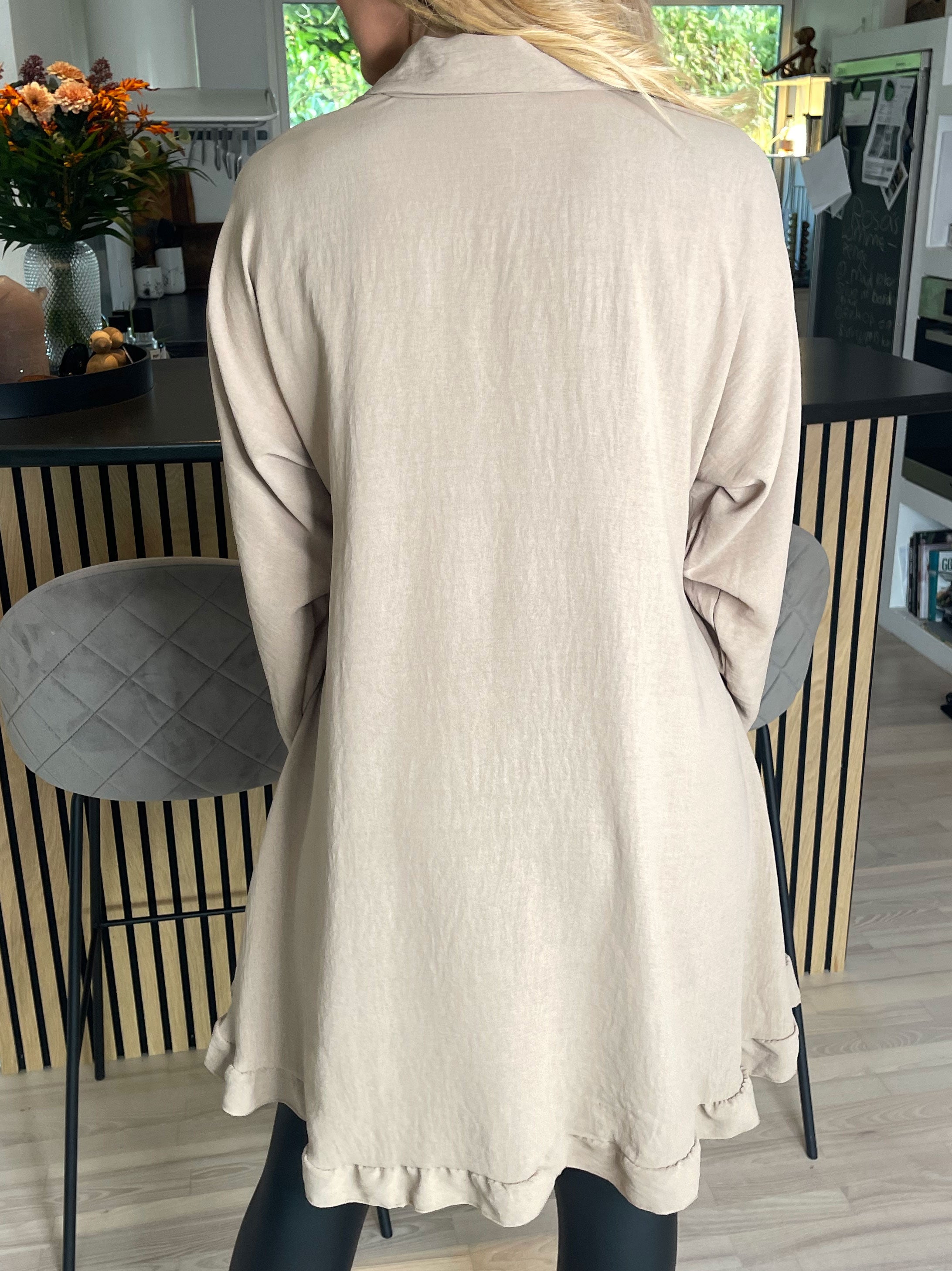 Nilsa - Söt skjortklänning med liten volang