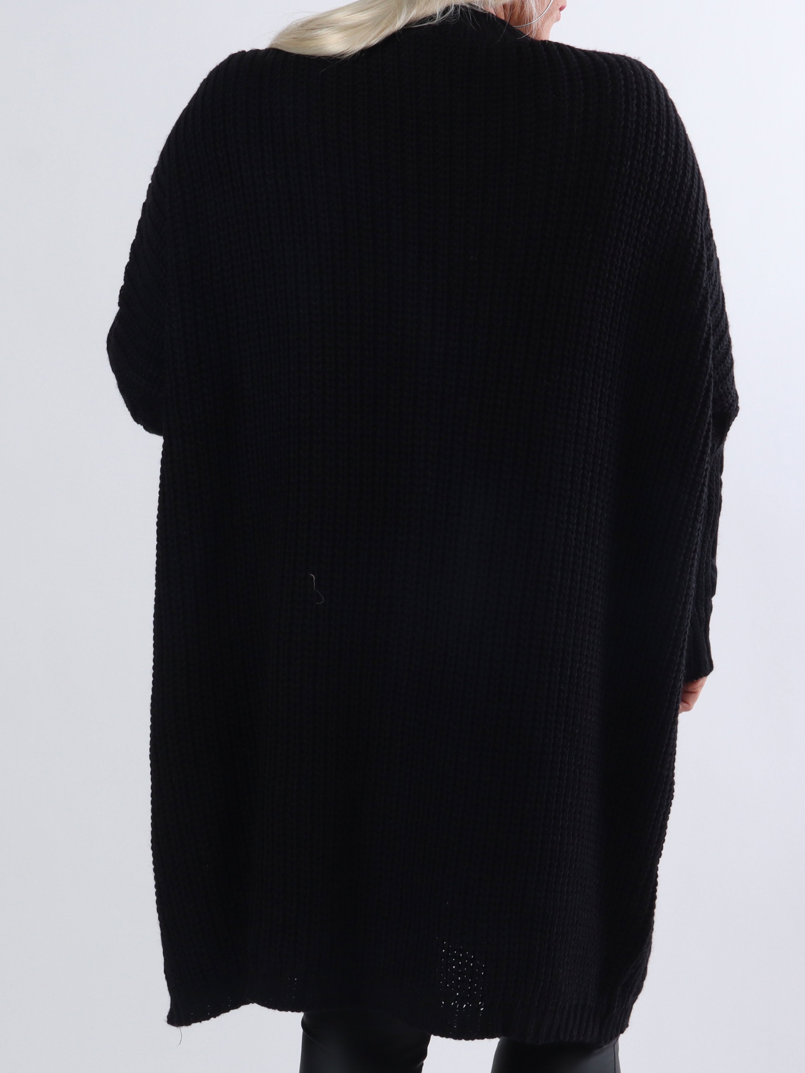 Noa - Plus size kofta med kabelstickning