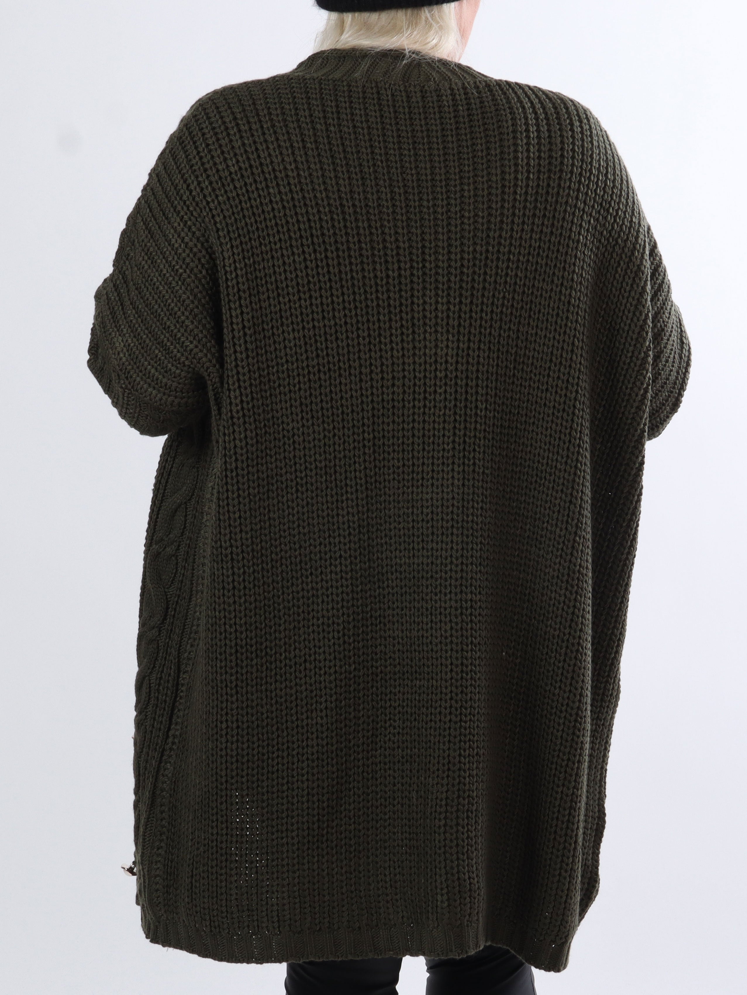 Noa - Plus size kofta med kabelstickning - Grey