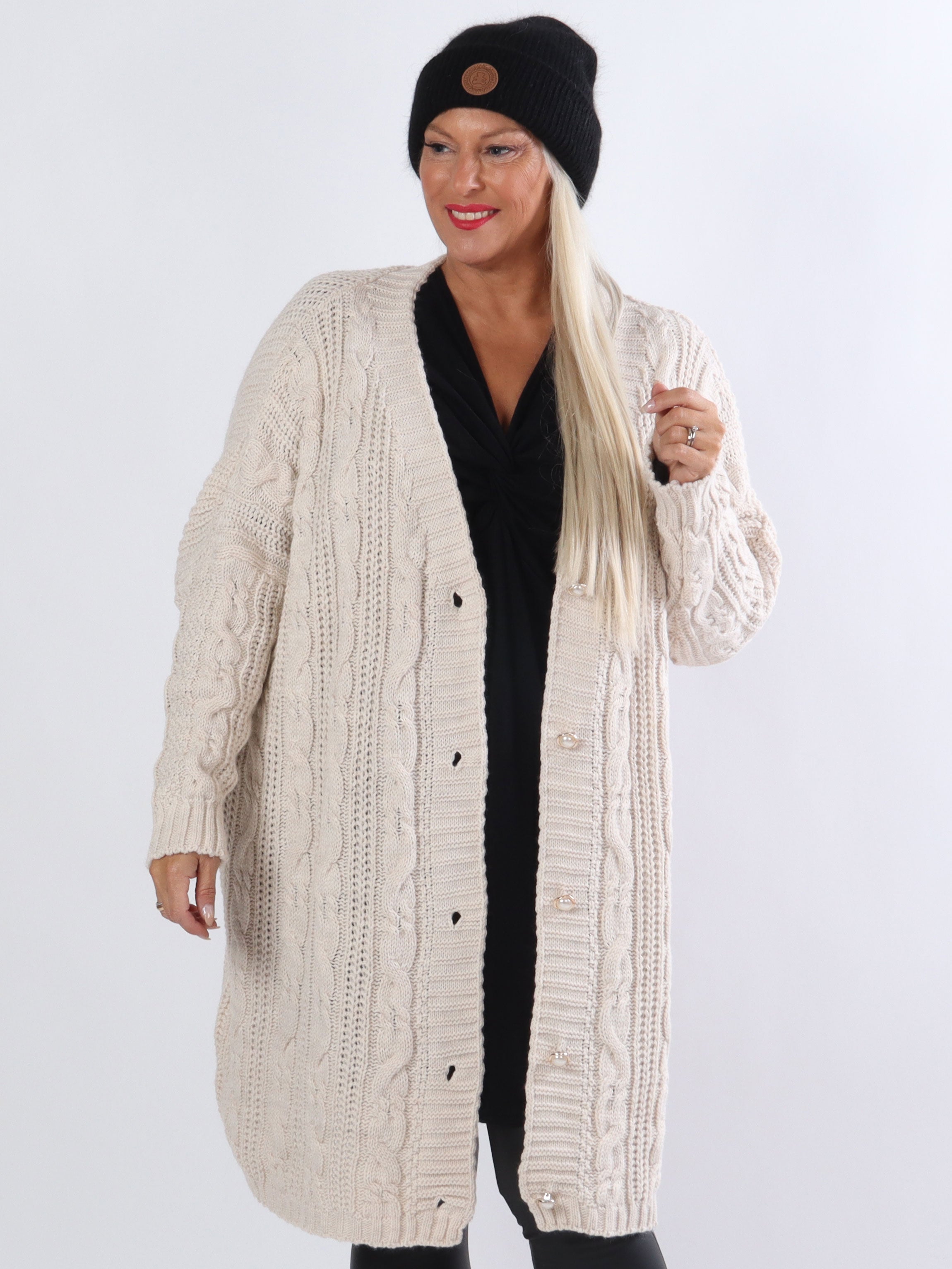 Noa - Plus size kofta med kabelstickning - Black