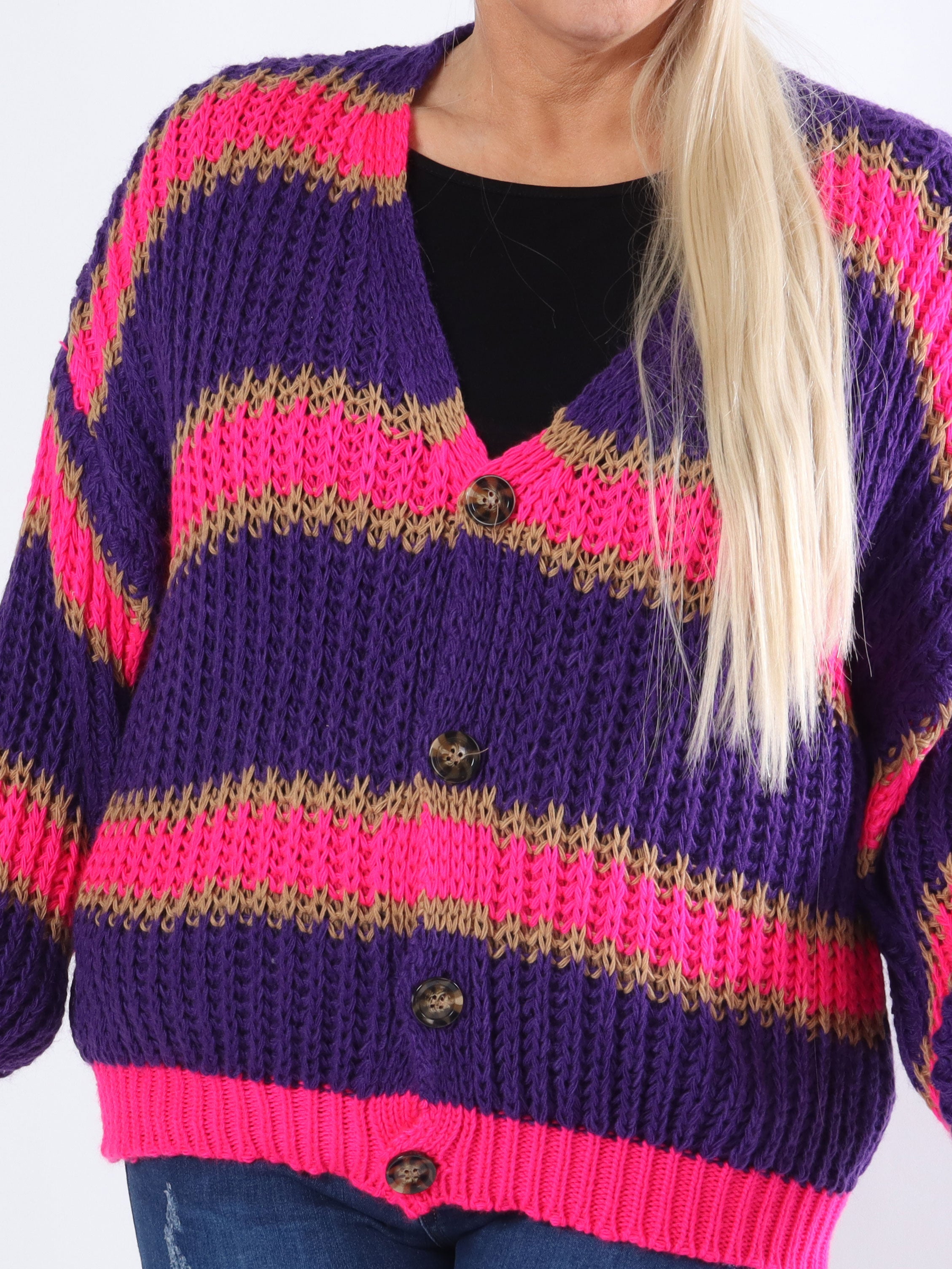 Noelia - Kort stickad plus size kofta med ränder