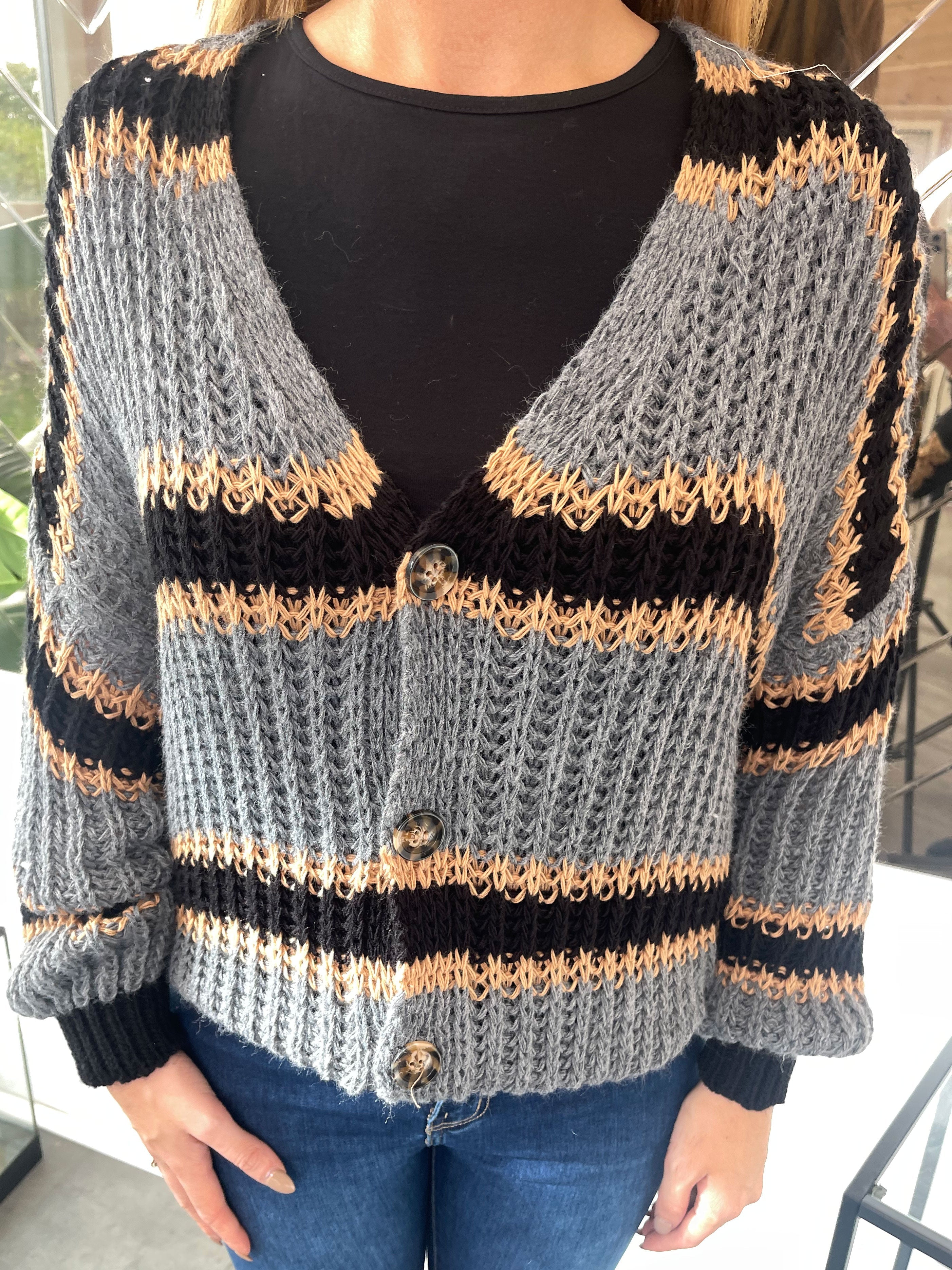 Noelia - Kort stickad kofta med ränder - Petroleum