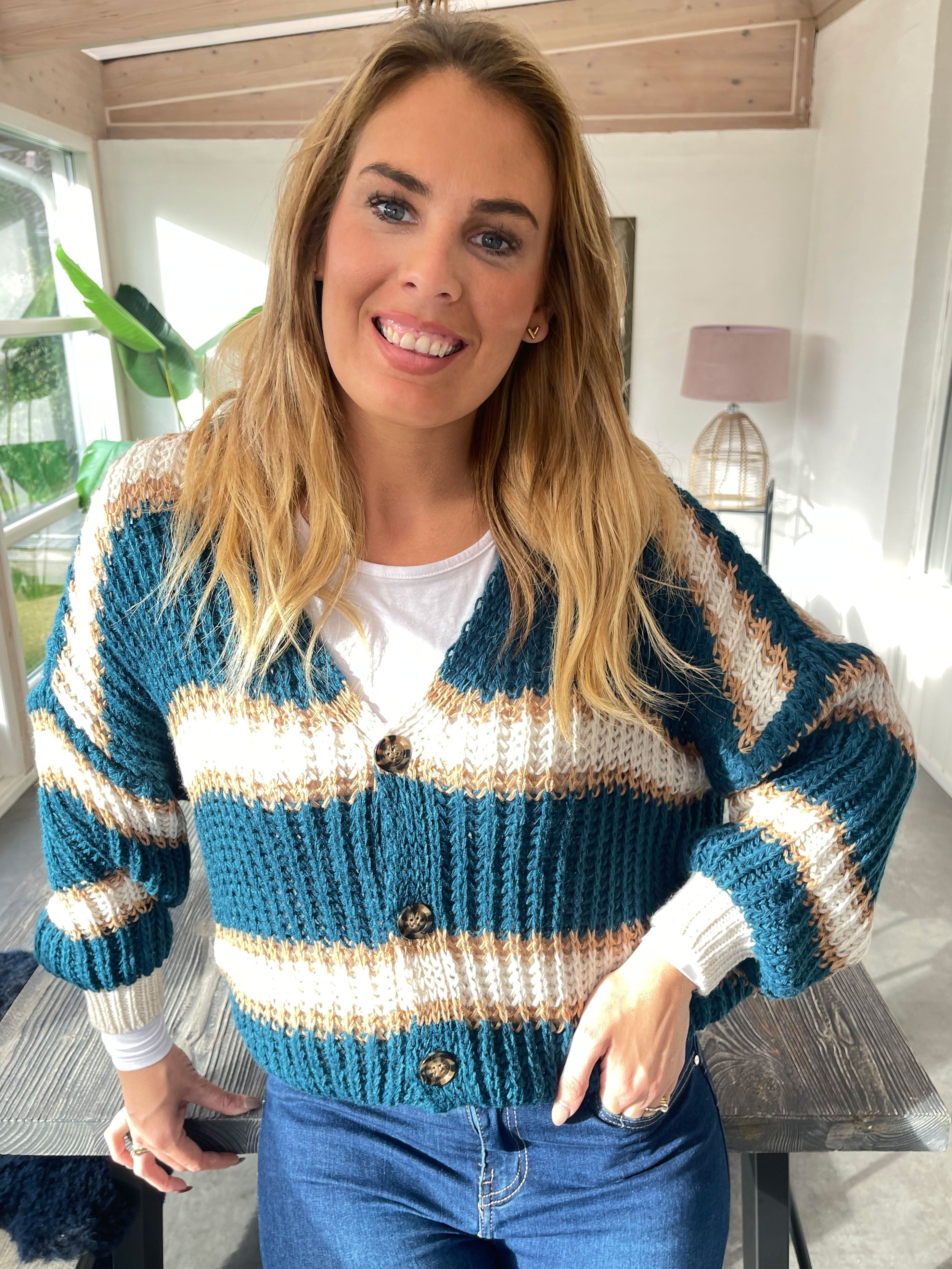 Noelia - Kort stickad kofta med ränder