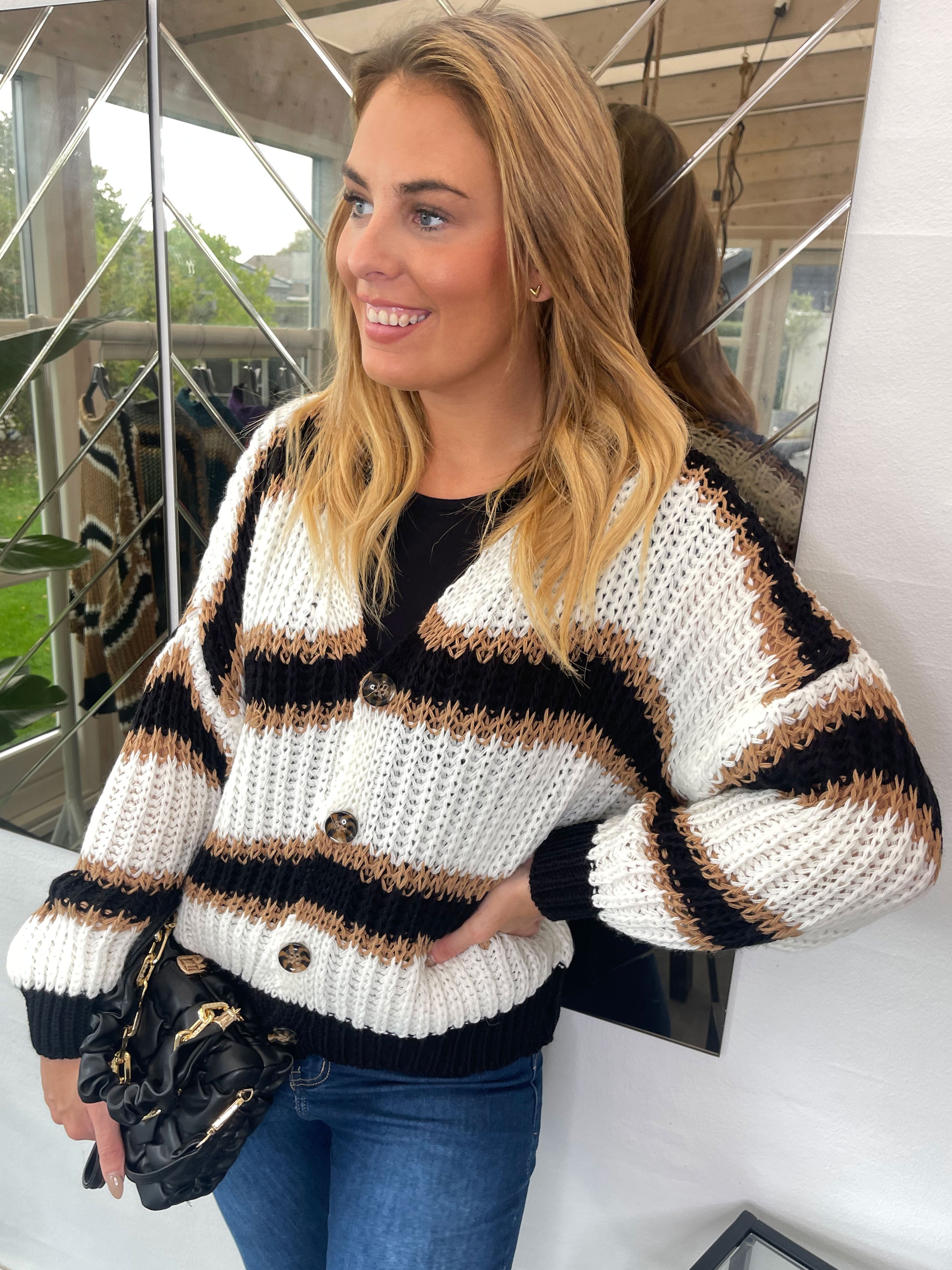 Noelia - Kort stickad kofta med ränder