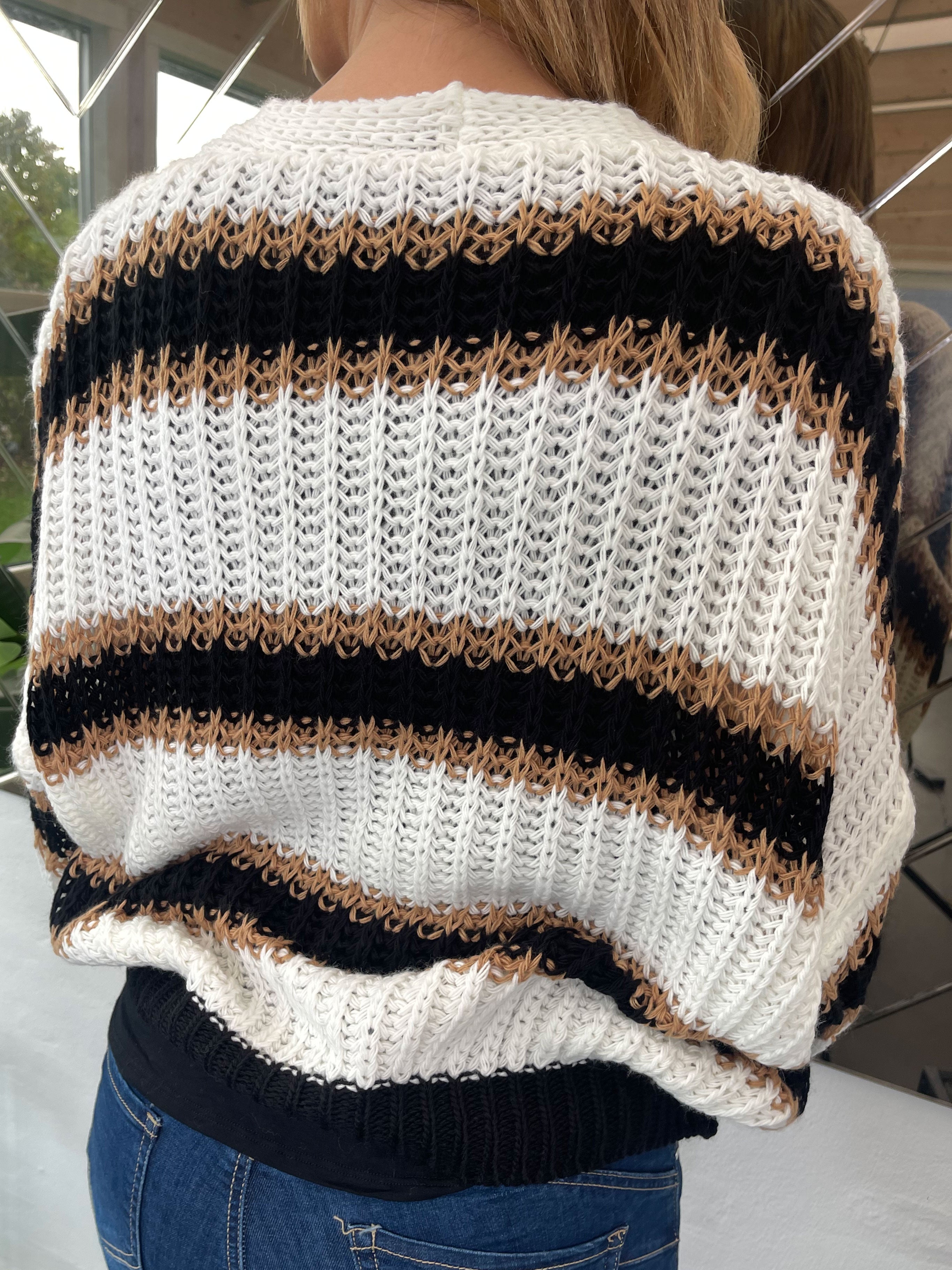 Noelia - Kort stickad kofta med ränder