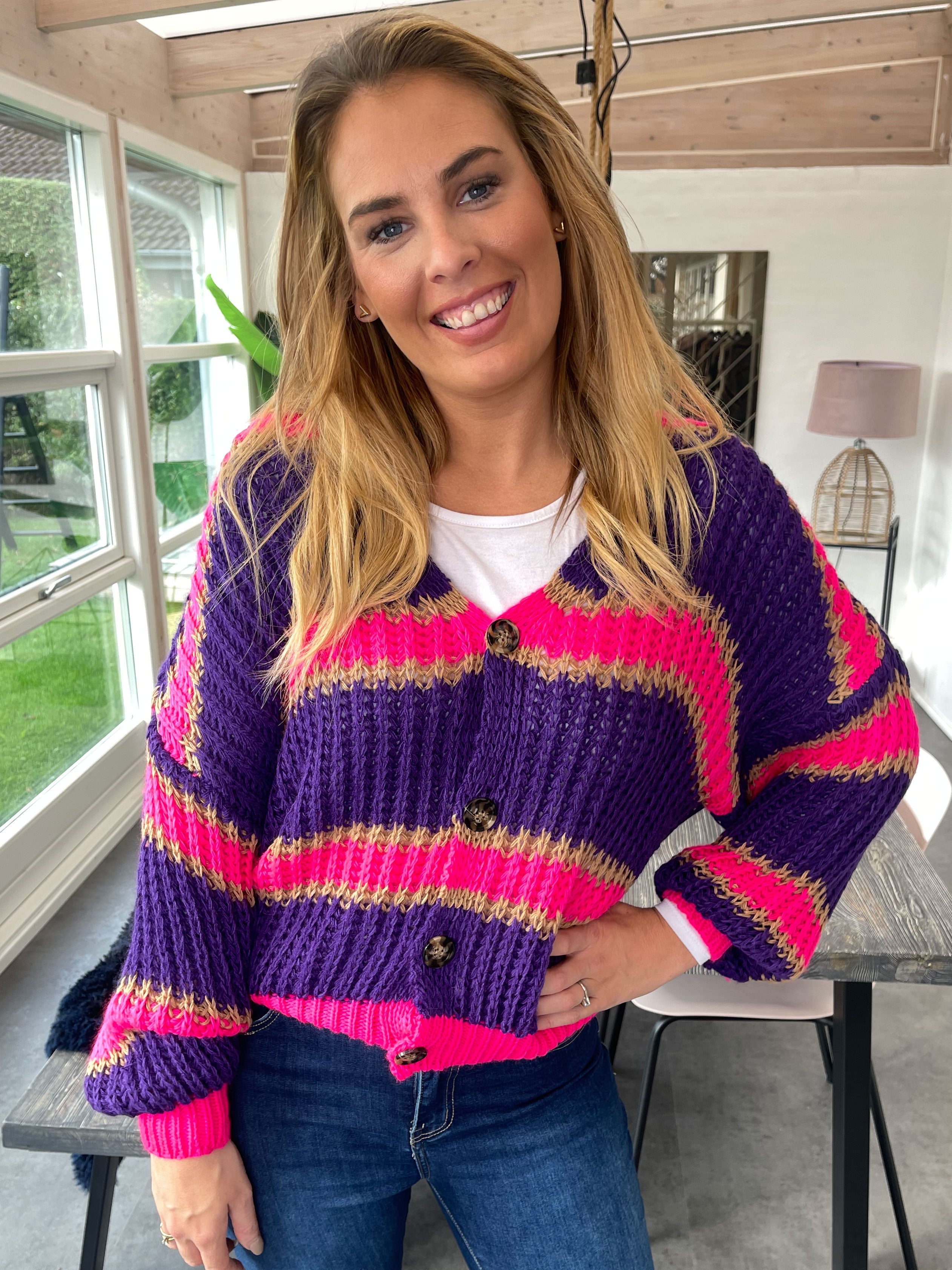 Noelia - Kort stickad kofta med ränder