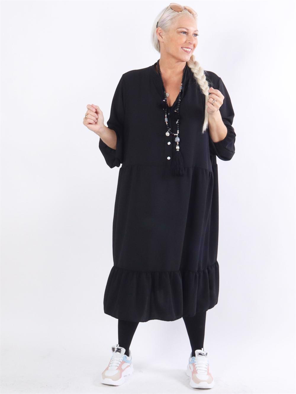 Nora - Enfärgad klänning med band