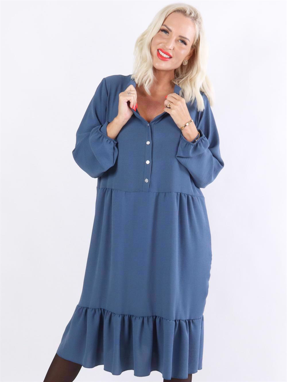 Nora - Enfärgad klänning med band