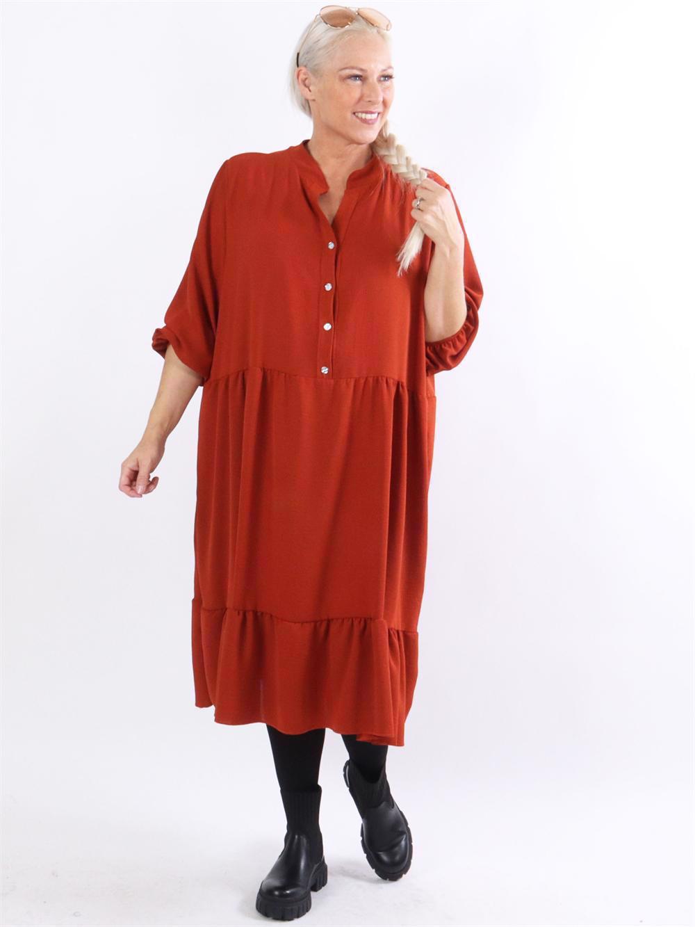 Nora - Enfärgad klänning med band