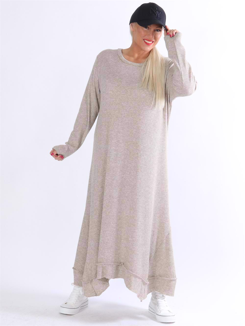 Norma - Lång mjuk ribbad klänning